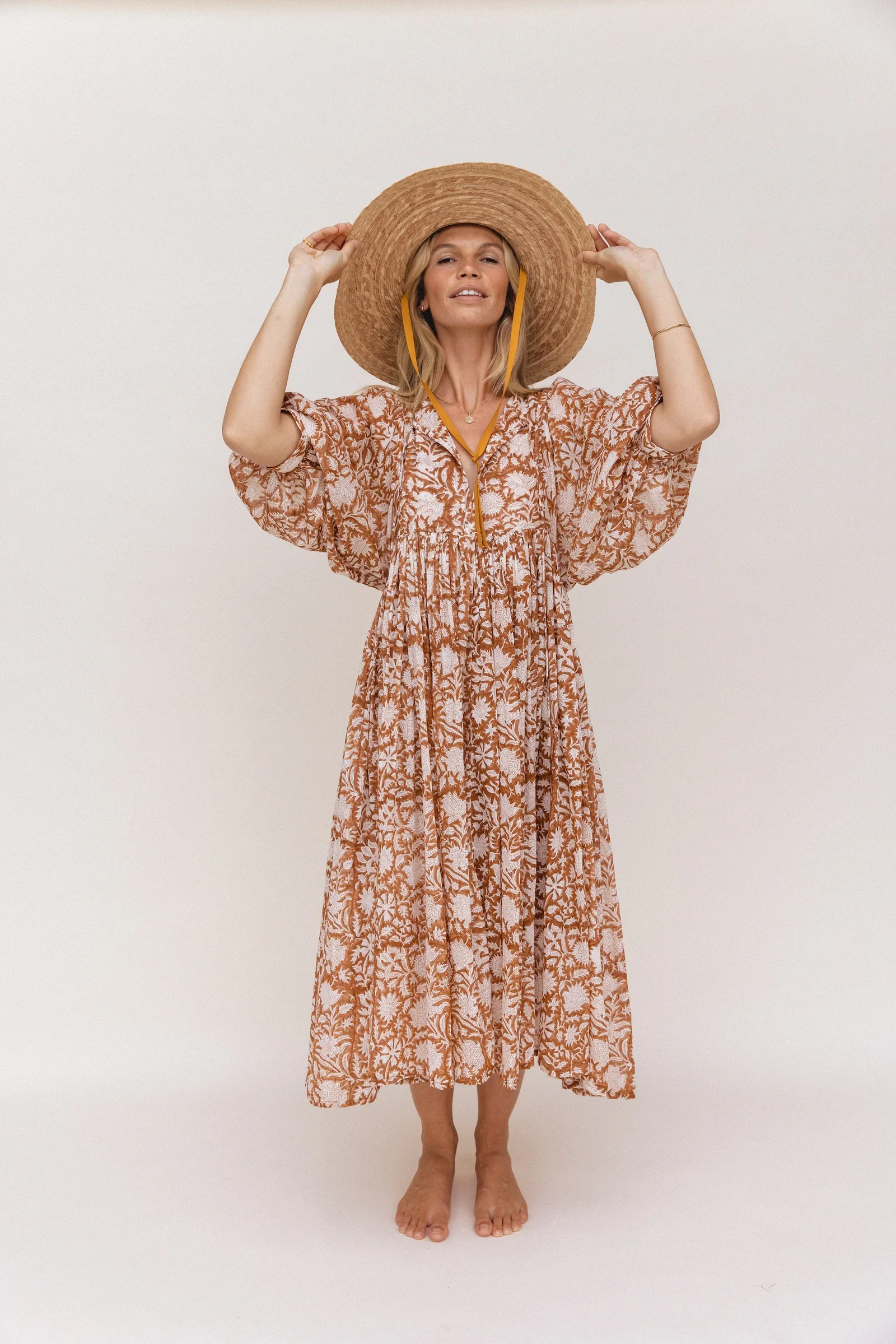 Kyra-Midi-Caramel-5.jpg.webp