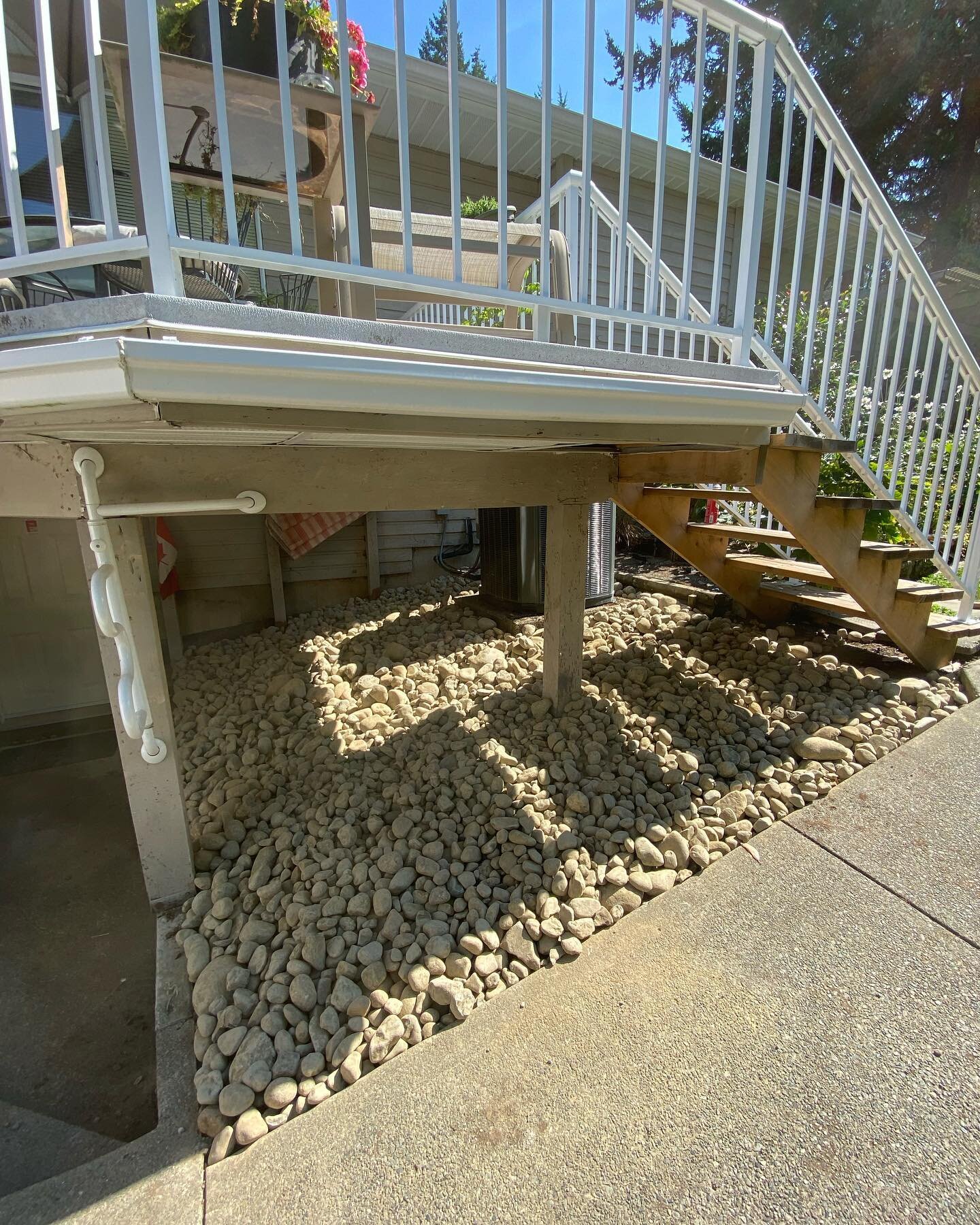 Captain obvious with a news flash: Rocks are heavy! - but in the right places they sure do look nice. Thank you to my wonderful clients and to @hillsidestoneandgarden for being such a great partner!