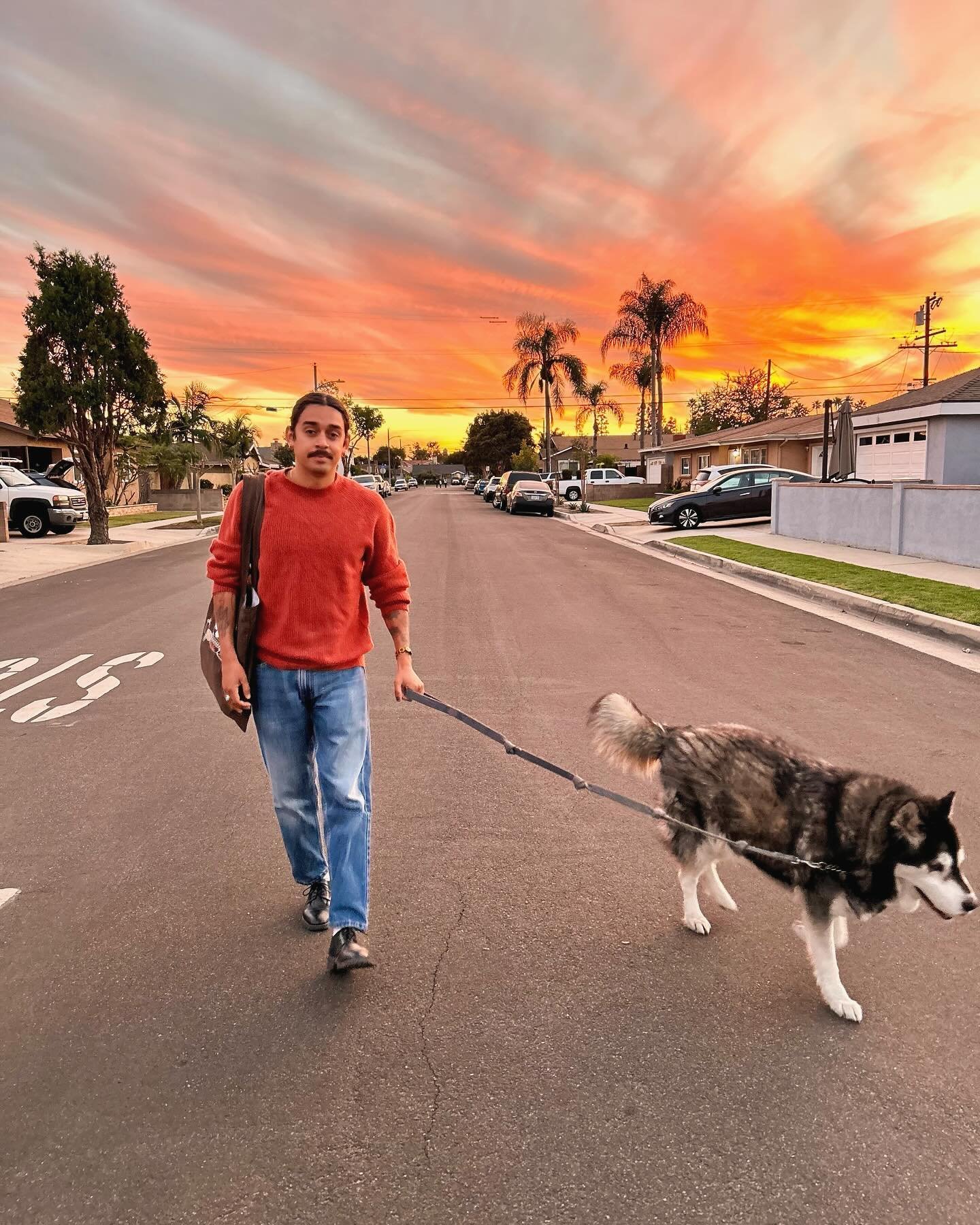 Peak Fall in LA 🍁 
Especially when your fit sorta kinda matches the sunset 🌅 
Nanook matches more with the night and moon. 🌙