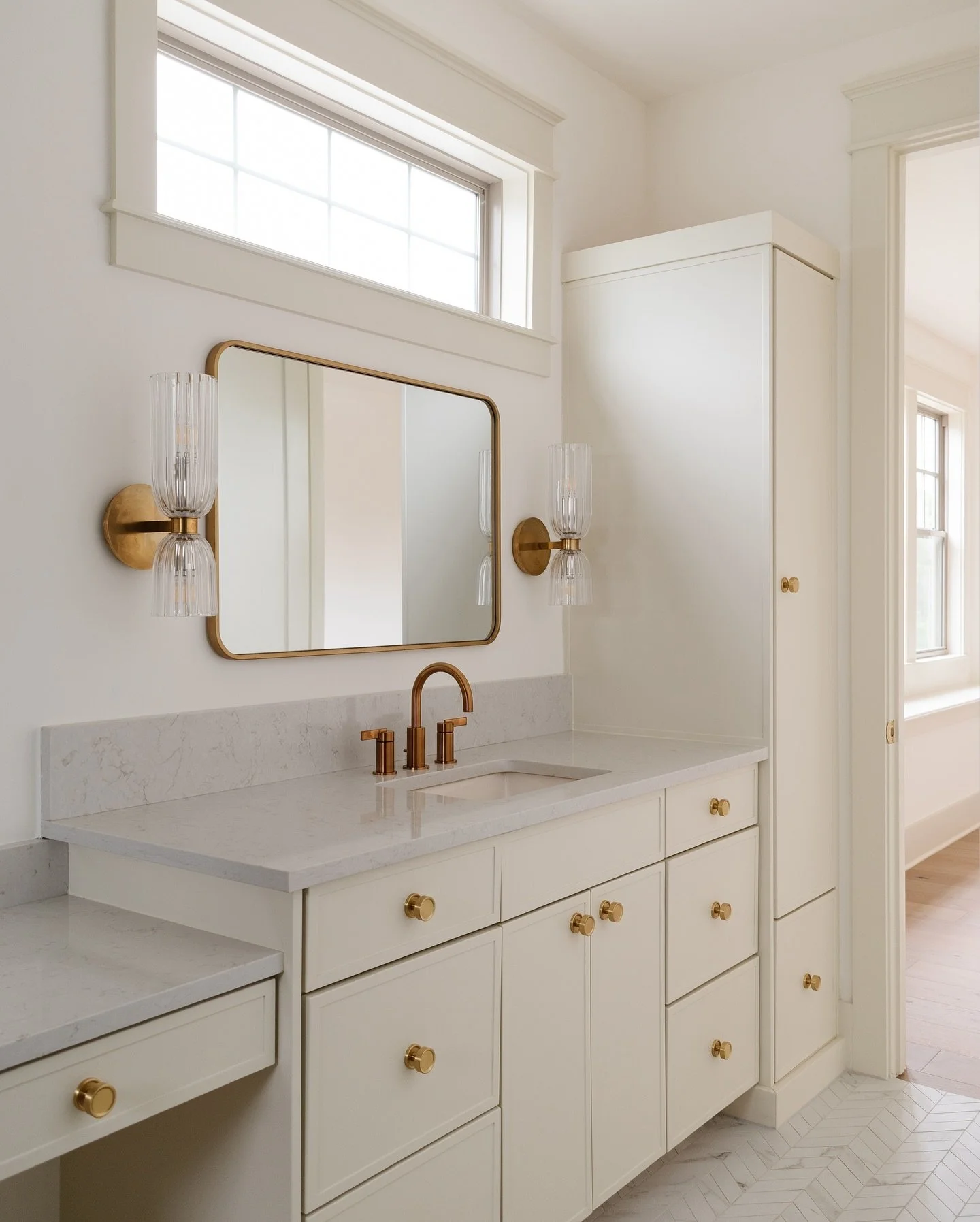 The weekend is officially here and we&rsquo;re signing off&hellip;but, before we do&hellip;enjoy these shots of the upstairs bathrooms at #ProjectGoldStandard 🍸

Listing link in our bio or contact Terri Smallwood at 479.629.1200 for more information