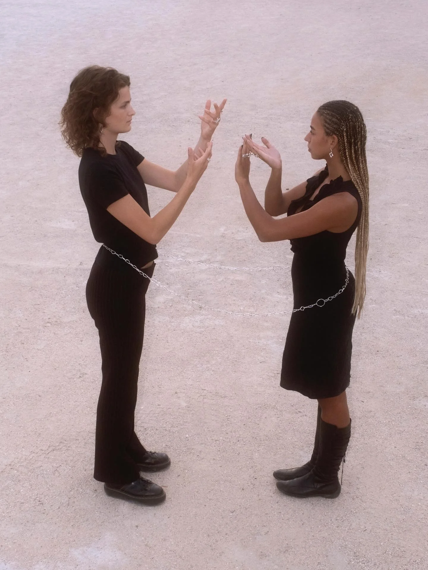 &bdquo;Ways to connect&ldquo;  worn by @alexacoonen and @lisagirardxoxo captured by @jujm___  in Paris💫