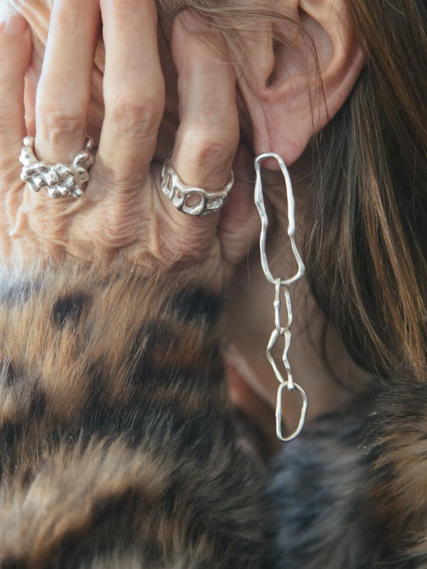 Jewelry knows no age. 
It is one of the few things that can be passed down through generations. To celebrate this, we created a photoshoot with three siblings &mdash; Barbara, Susanne, and Helmut &mdash; capturing moments that transcend time 🤍

All 