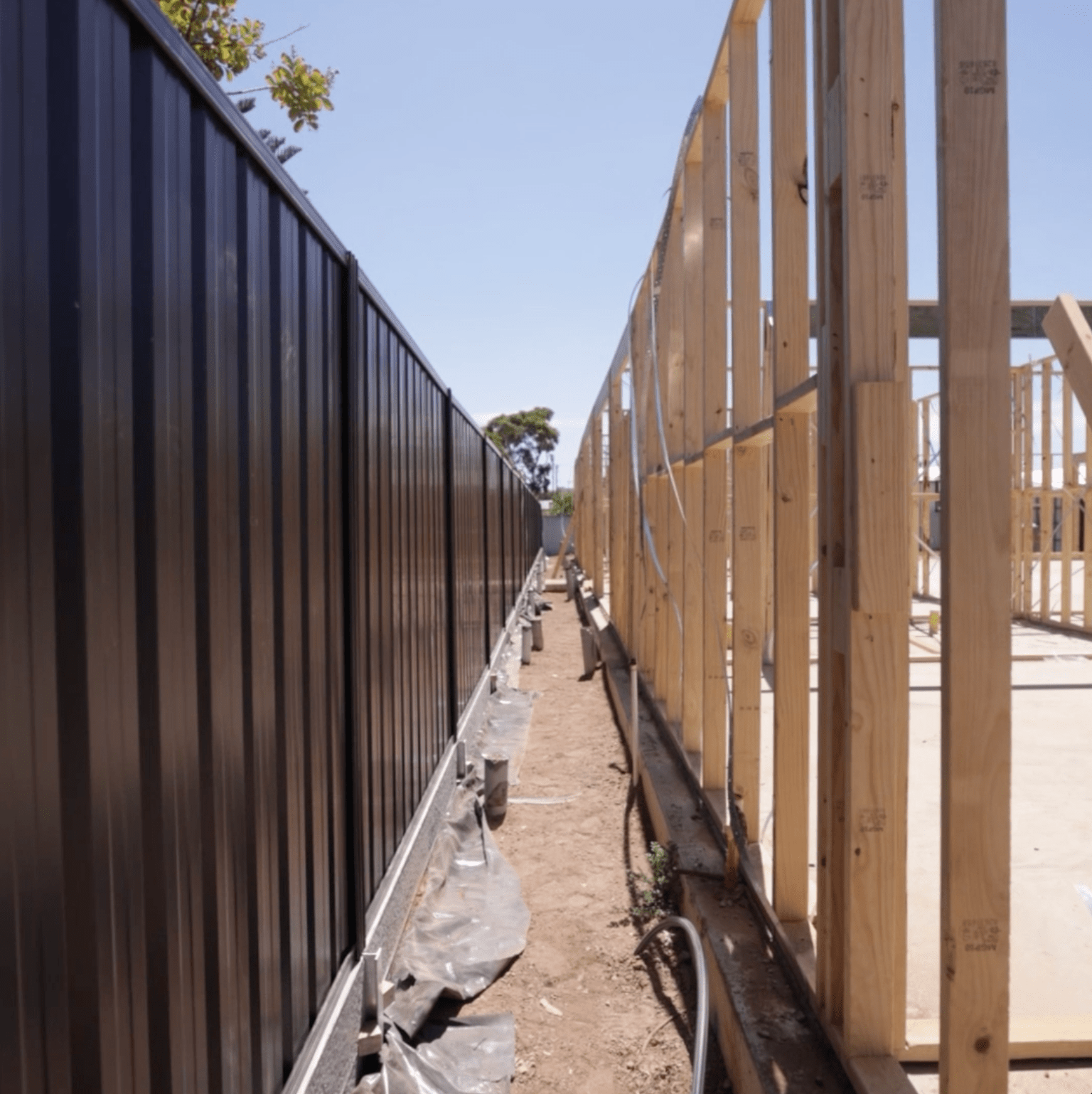 Fencing-on-Job-Site-Adelaide.png