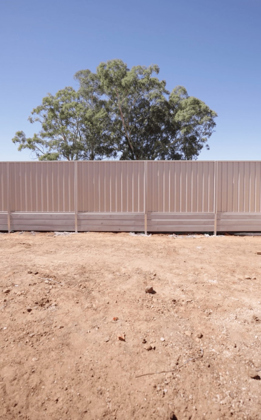 Cream-Fence-Straight-Shot.png
