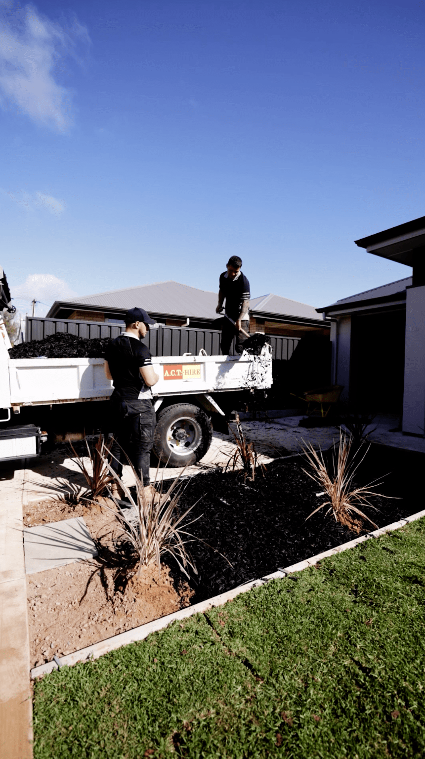 Shovelling-Mulch-Visionscapes.png
