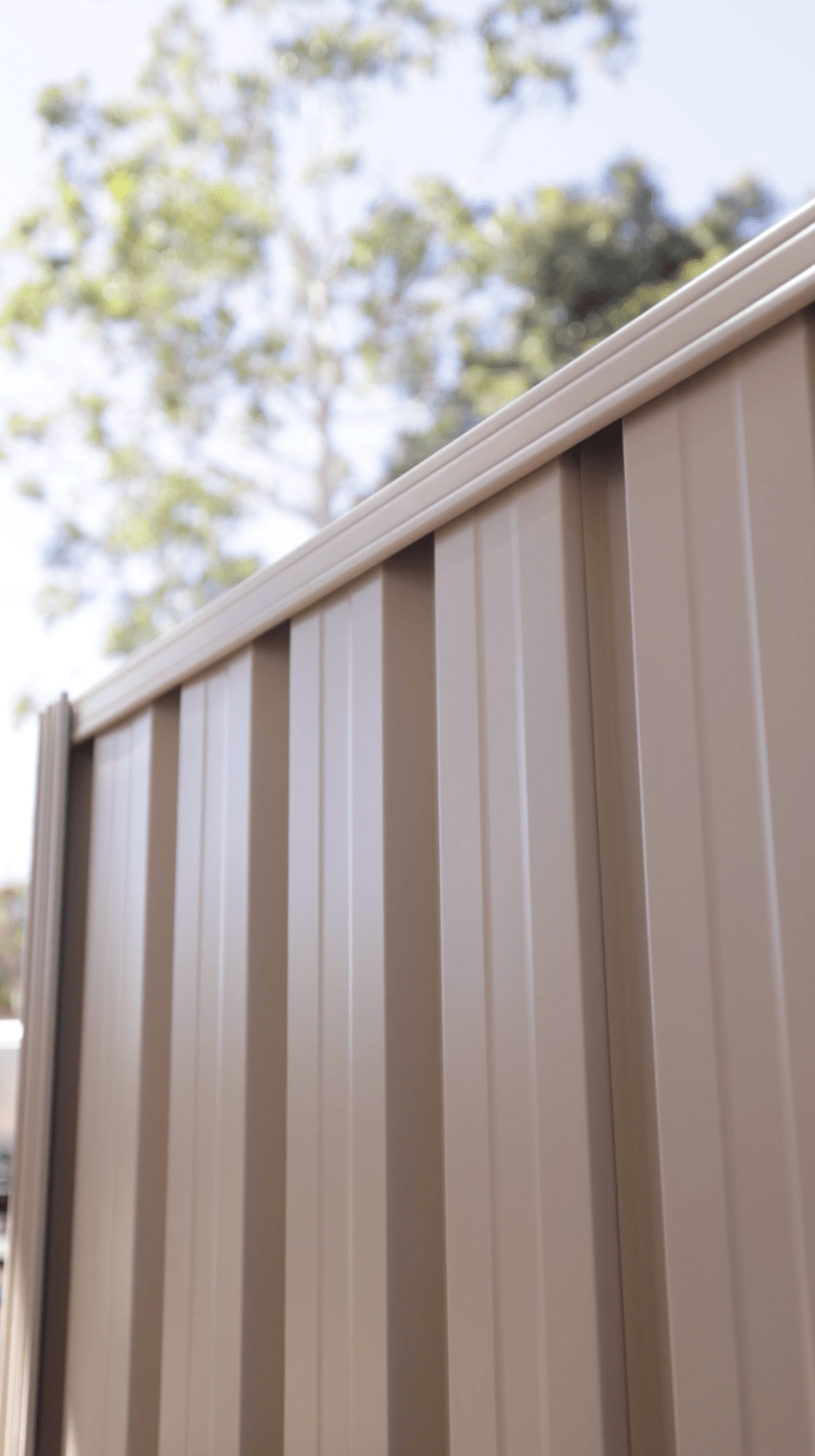 Cream-Fence-Corner.png