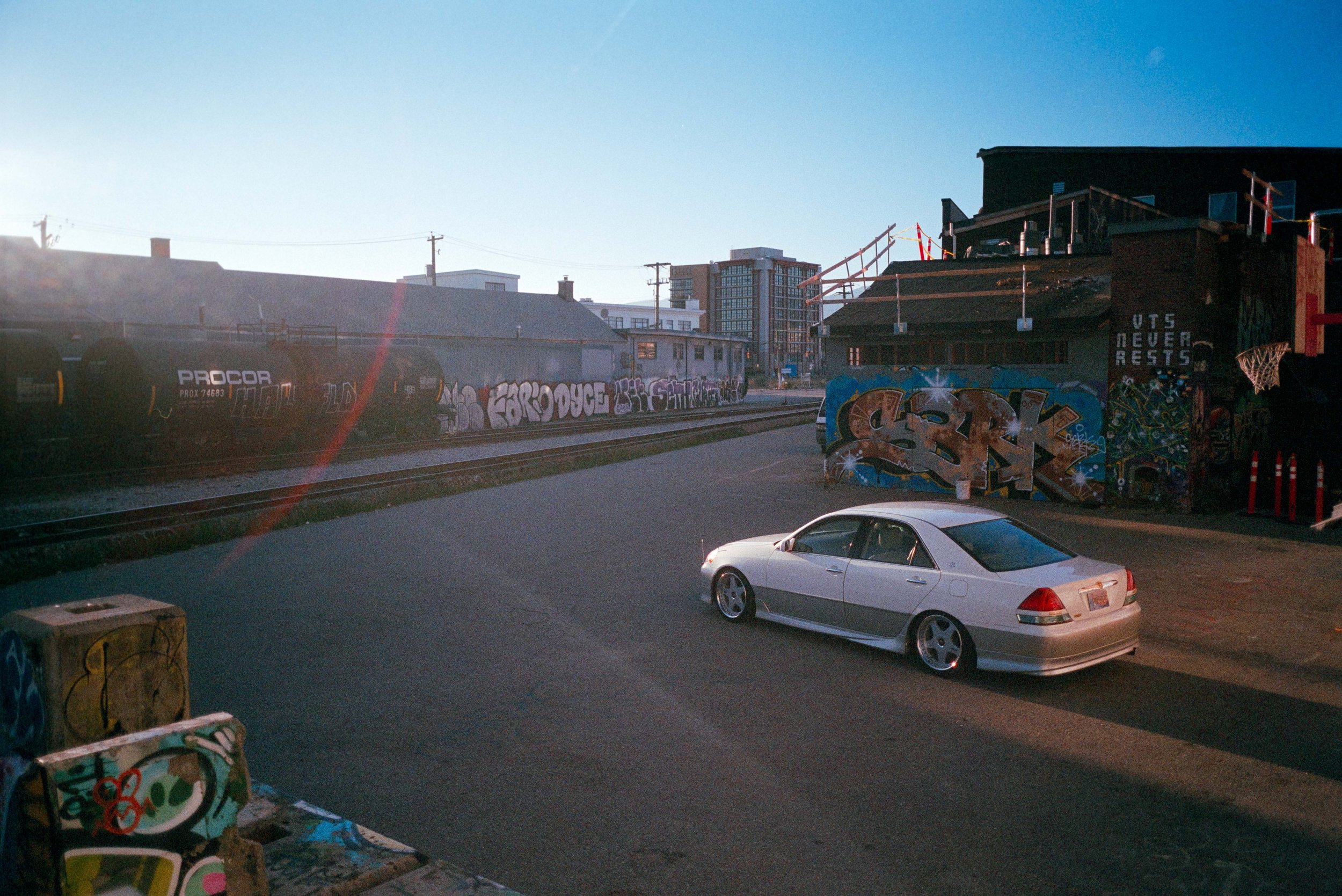 Cinestill 400D - Contax G1 28mm f2.8.jpg