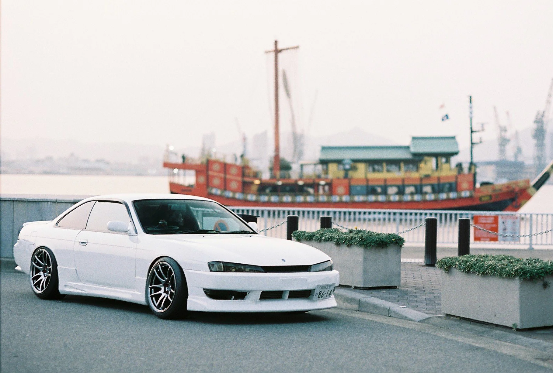 Portra 400 - Nikon F4 85mm f1.4_1.JPG