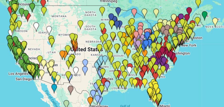 Map of all locations of the group food not bombs. Most of the markers are ditributed along the west coast and loosely scattered amongst the Eastern United States