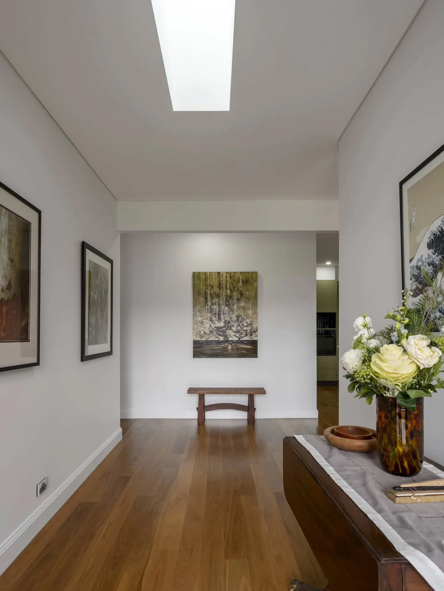 Skylights have the ability to transform a room 🌤️☁️☀️

#whiddonconstructions #whiddonconstructionsbellingen #bellingenbusiness #bellingenbuilder #bellingen #bellingenshire #coffscoast #coffsbuilder #unique #quality #residential #builder #renovation 