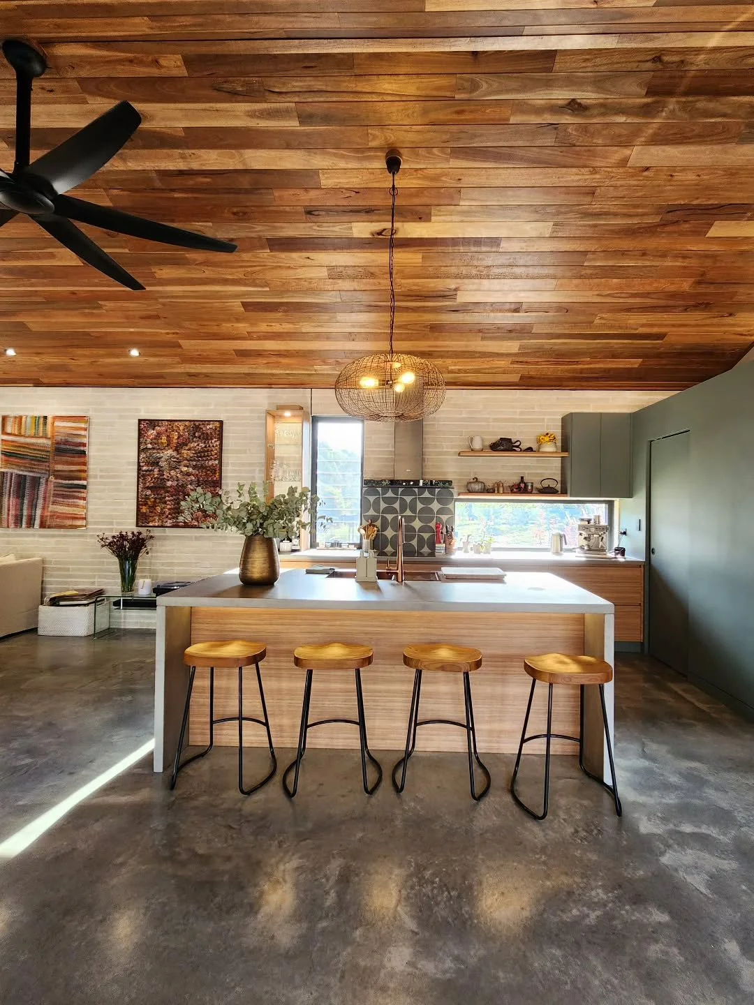 11. The heart of the home 🍴✨

#whiddonconstructions #whiddonconstructionsbellingen #bellingenbusiness #bellingenbuilder #bellingen #bellingenshire #coffscoast #coffsbuilder #unique #quality #residential #builder #kitchengoals #homeinspo #heartoftheh