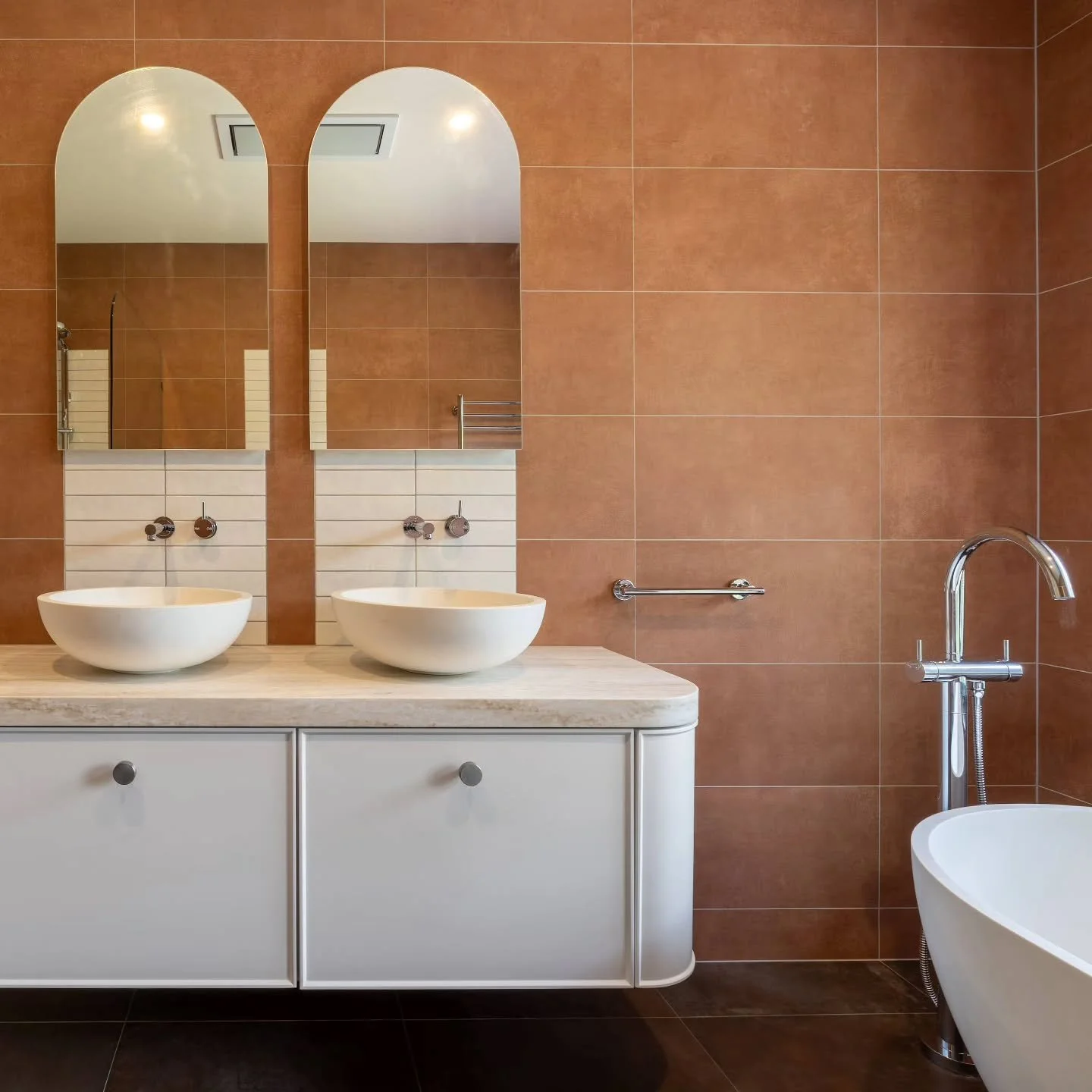 🛁😍

#bathroom #design #neutrals #bath #building