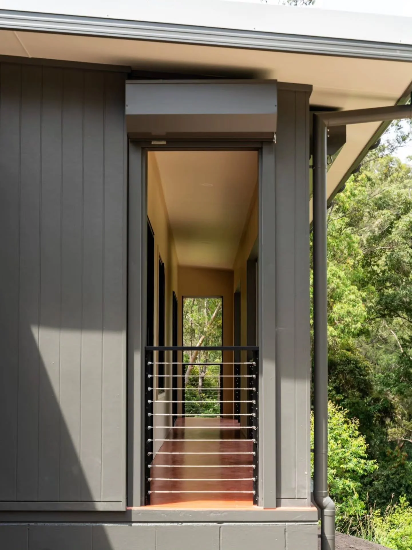 These bushfire shutter units were colour matched to the exterior of the house and blend in so well you almost don't notice them 👀

#whiddonconstructions #builder #bellingen #house #flamezone