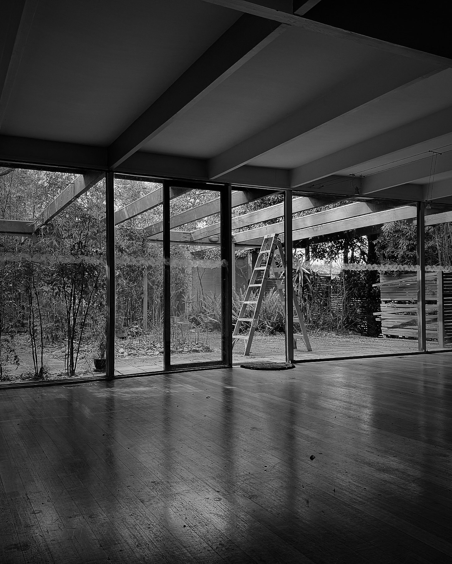 We get the keys tomorrow to this heritage listed mid century gem! 

These types of properties, built between the 1940s and 1970s, have only recently begun to receive the heritage recognition they deserve. While some may view these listings as restric