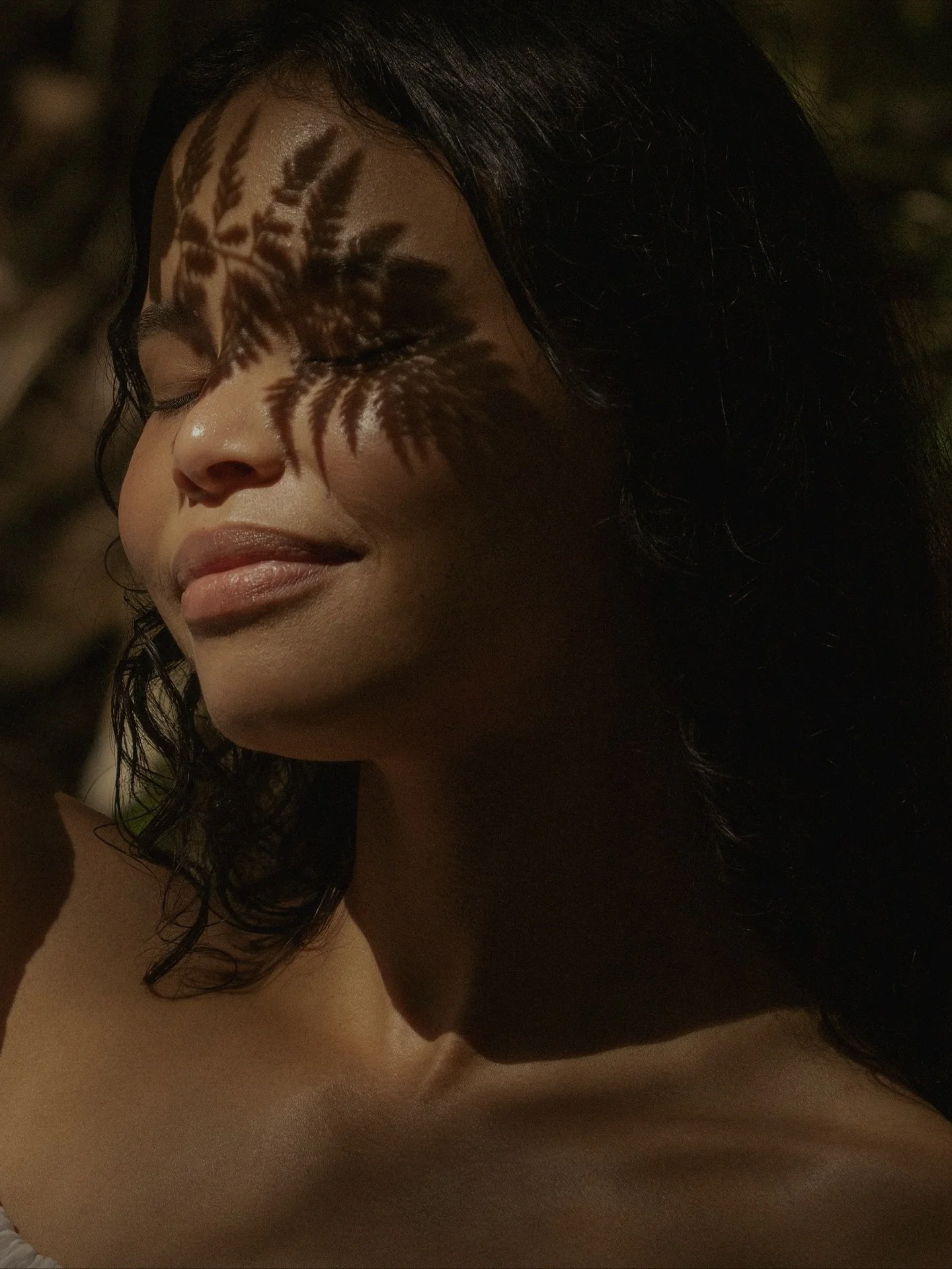 I&rsquo;ve never felt very confident shooting in lots of greenery until after this shoot. This session just feels warm, cozy and magic.

Truly a forest fairytale with @kirsten_fillis and @thehealingroom.nz 🌿