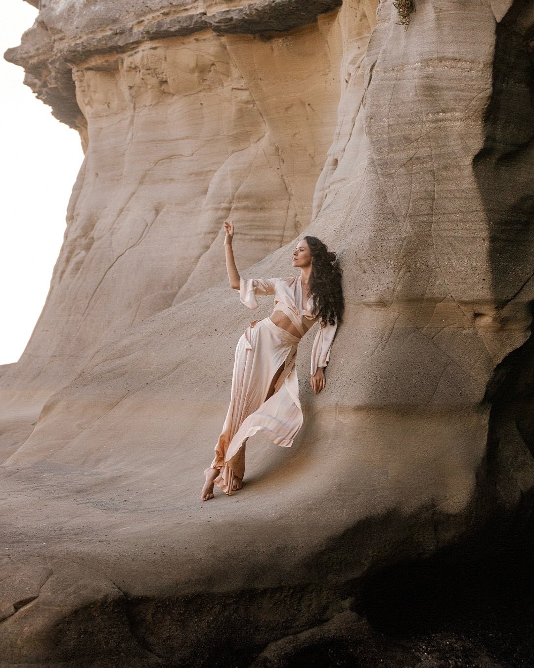 One of my most requested outfits&hellip;

The soft silk has the most flattering movement in the wind, like liquid. It&rsquo;s feminine and brings out your softness. Its ethereal and fluid, perfect for our photoshoot. 

I love capturing different mood