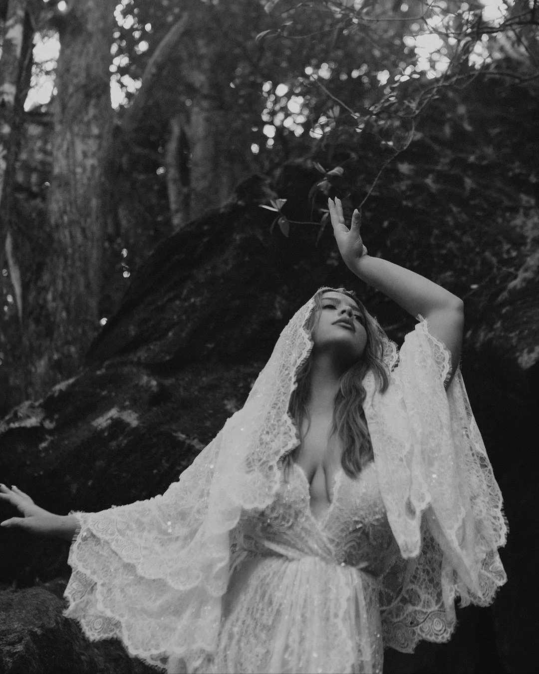 🖤 A hauntingly beautiful shoot with @brittany_williamson draped in the exquisite @brooketysonritual gown