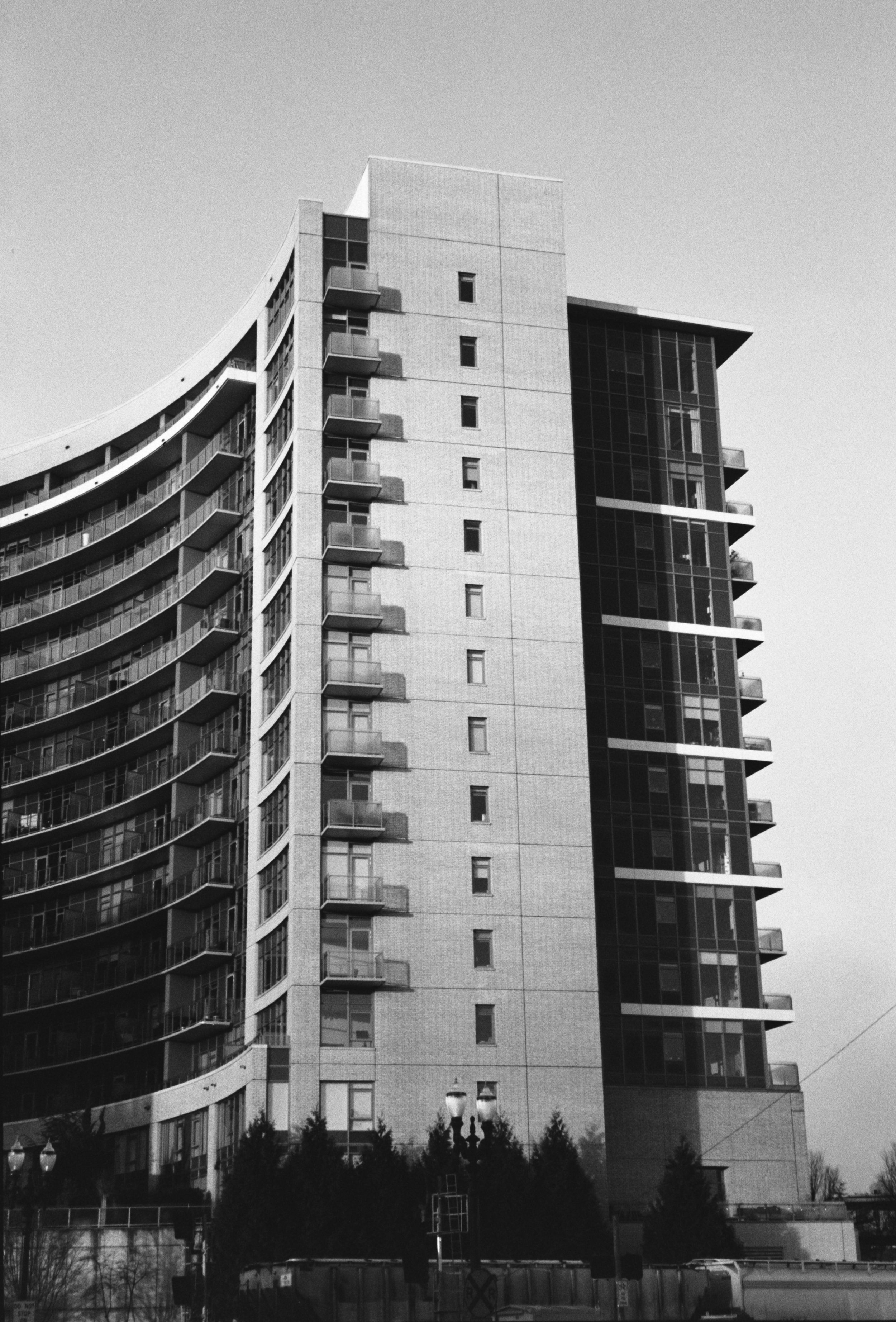 Building with a curve - side view.jpg