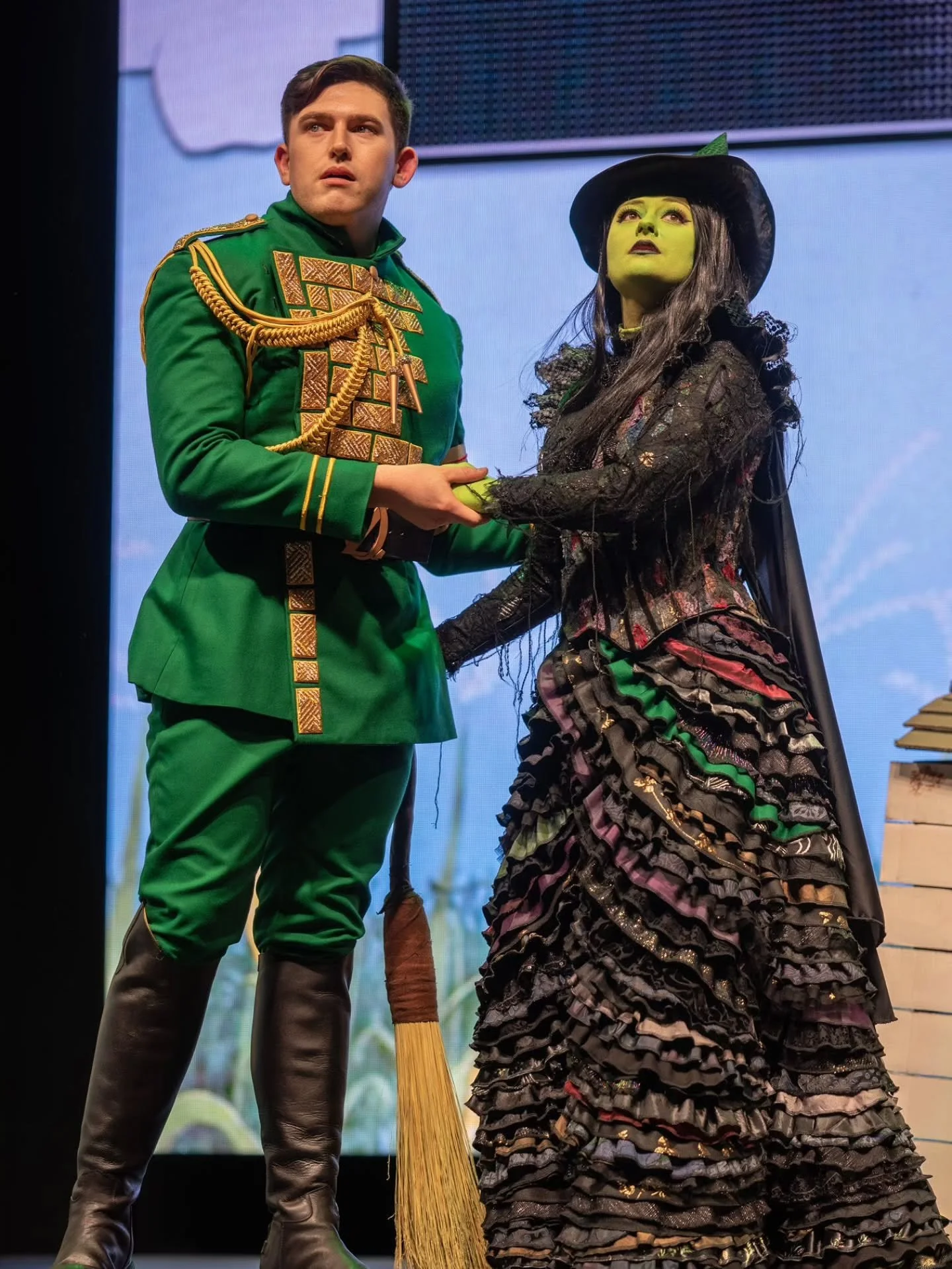 These photos from WCC are amazing! I kinda feel like I look like I could be on Broadway 💃
I'm still so stinkin' proud of all the work we put into our cosplays and skit and truly, I couldn't be happier 💖
Also, trust, there are some excellent Elphaba