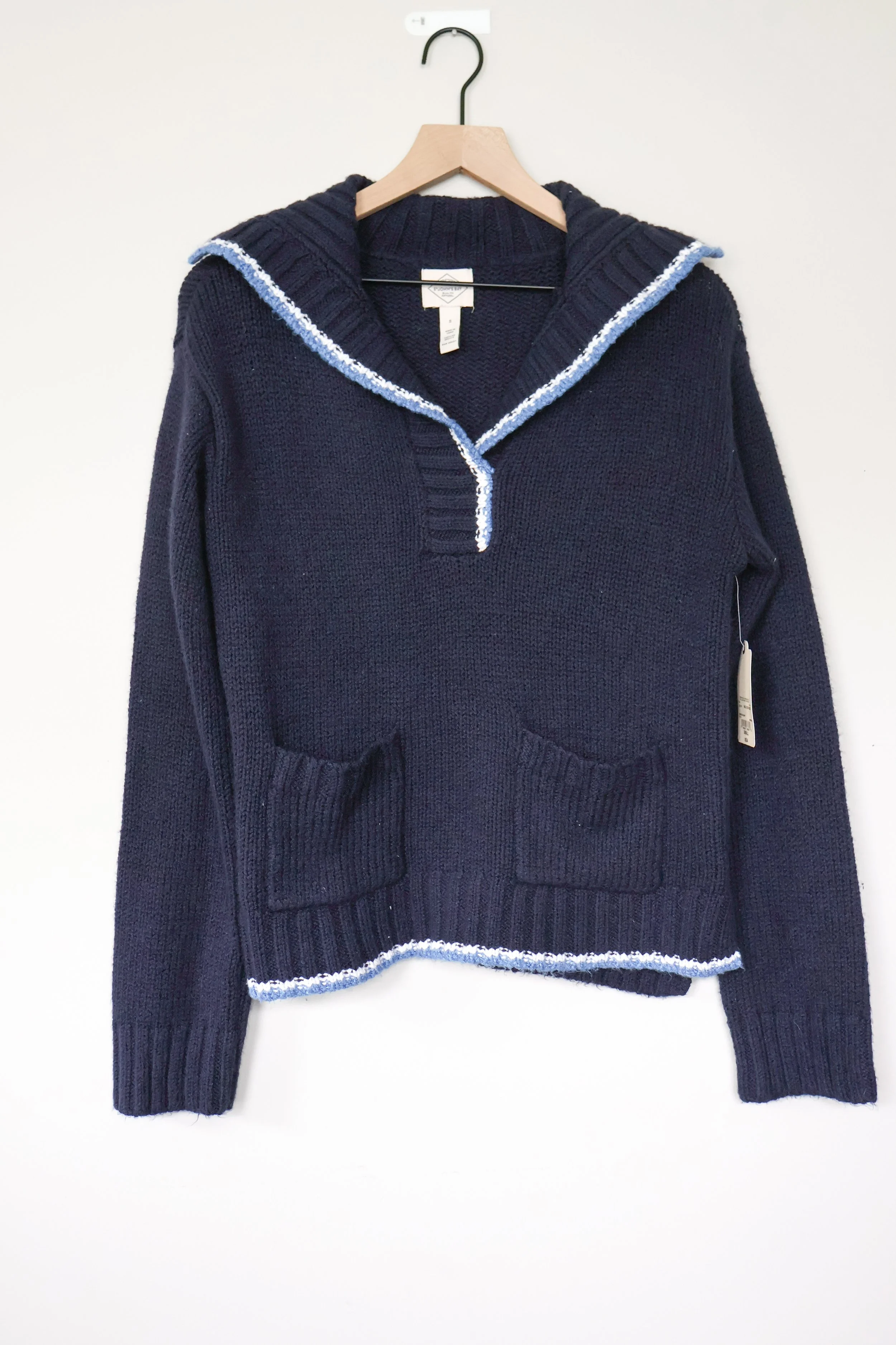 COLLARED SWEATER
