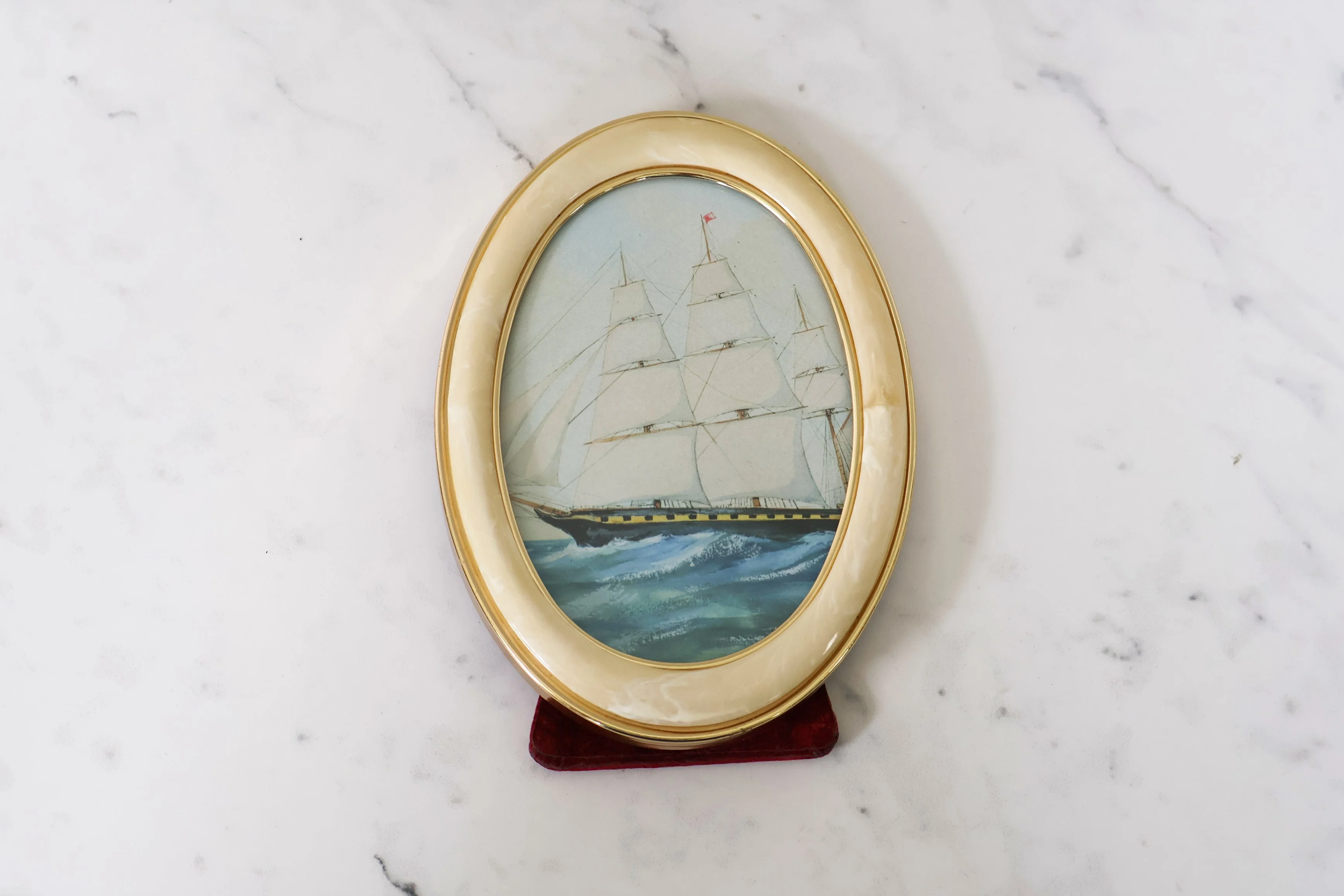 ONYX FRAME