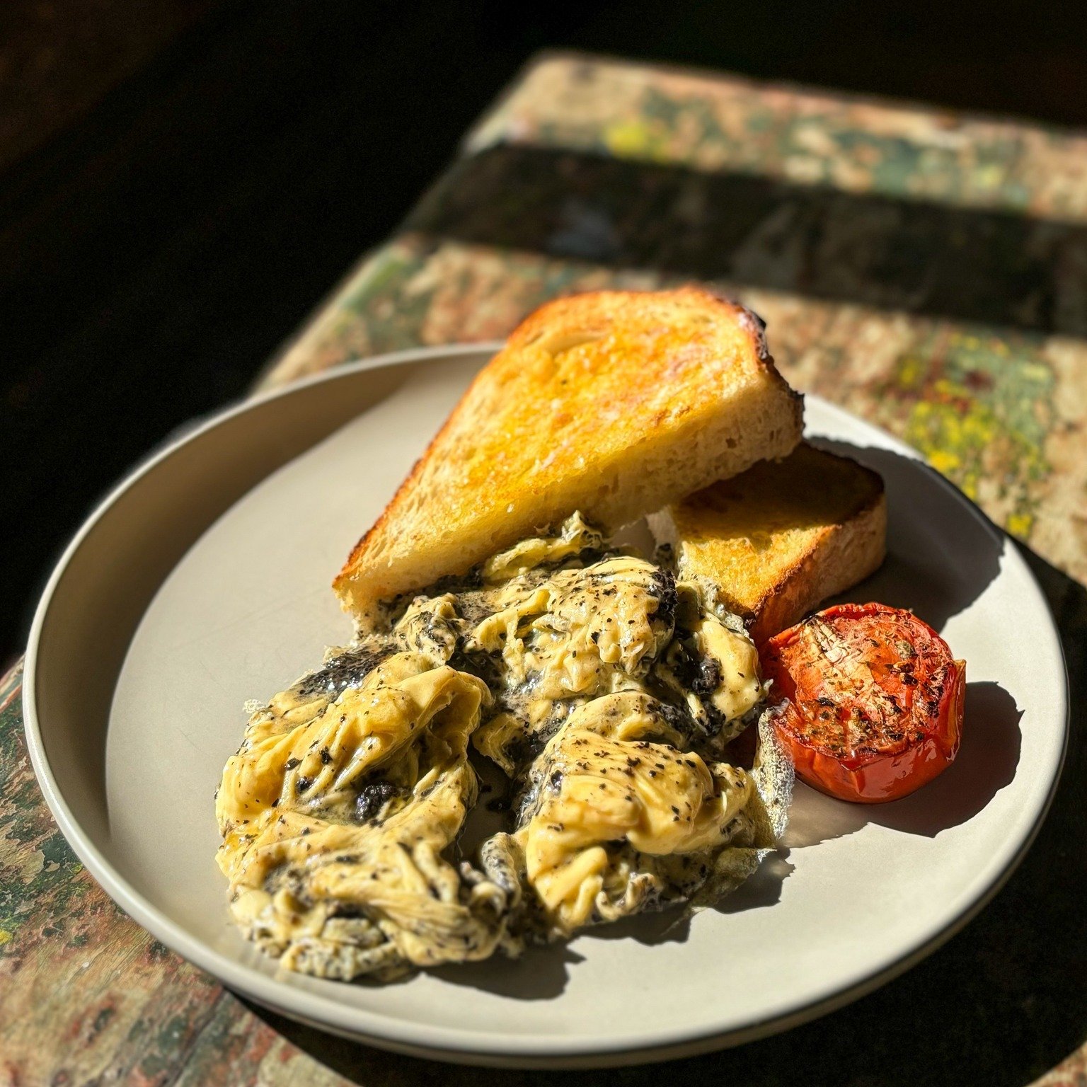 Truffle scrambled eggs, grilled tomato, field mushroom, sourdough.
A new special that comes with a side of:
&ldquo;Don&rsquo;t talk to me, I&rsquo;m eating.&rdquo;
come get it 8am - 2pm

#bellingeneats #oldbutterfactorycafe