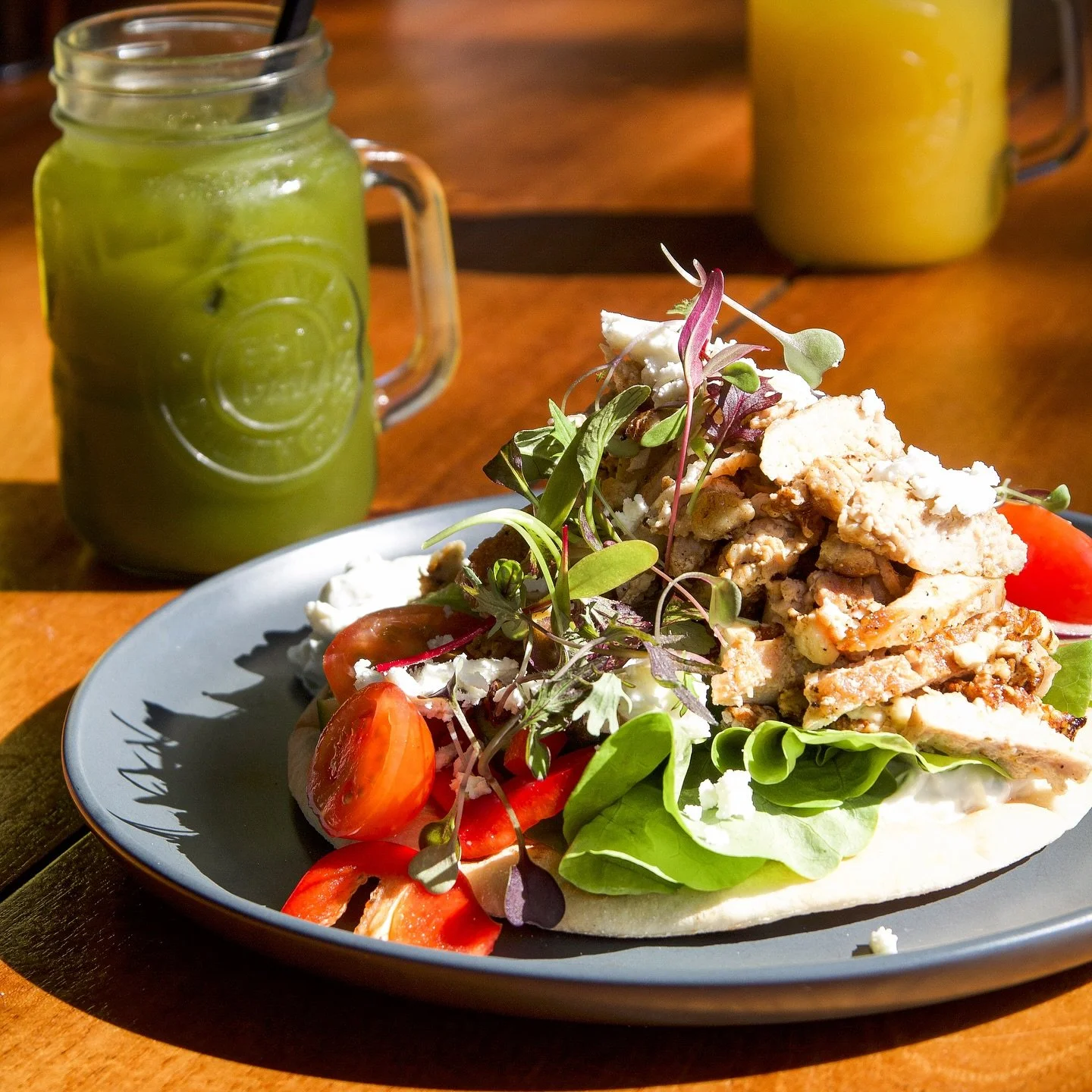 Why wrap it when it looks this good? 🤩 

Have you tried our open chicken souvlaki - stacked with marinated chicken, fresh salad, creamy tzatziki &amp; Meredith&rsquo;s Goat&rsquo;s feta on warm toasted pita.

#giddyup