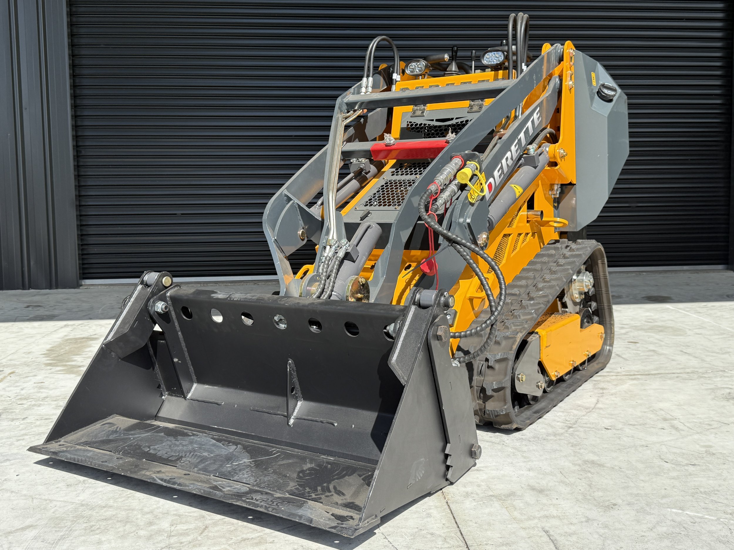 Derette DRT 450TH Track Loader