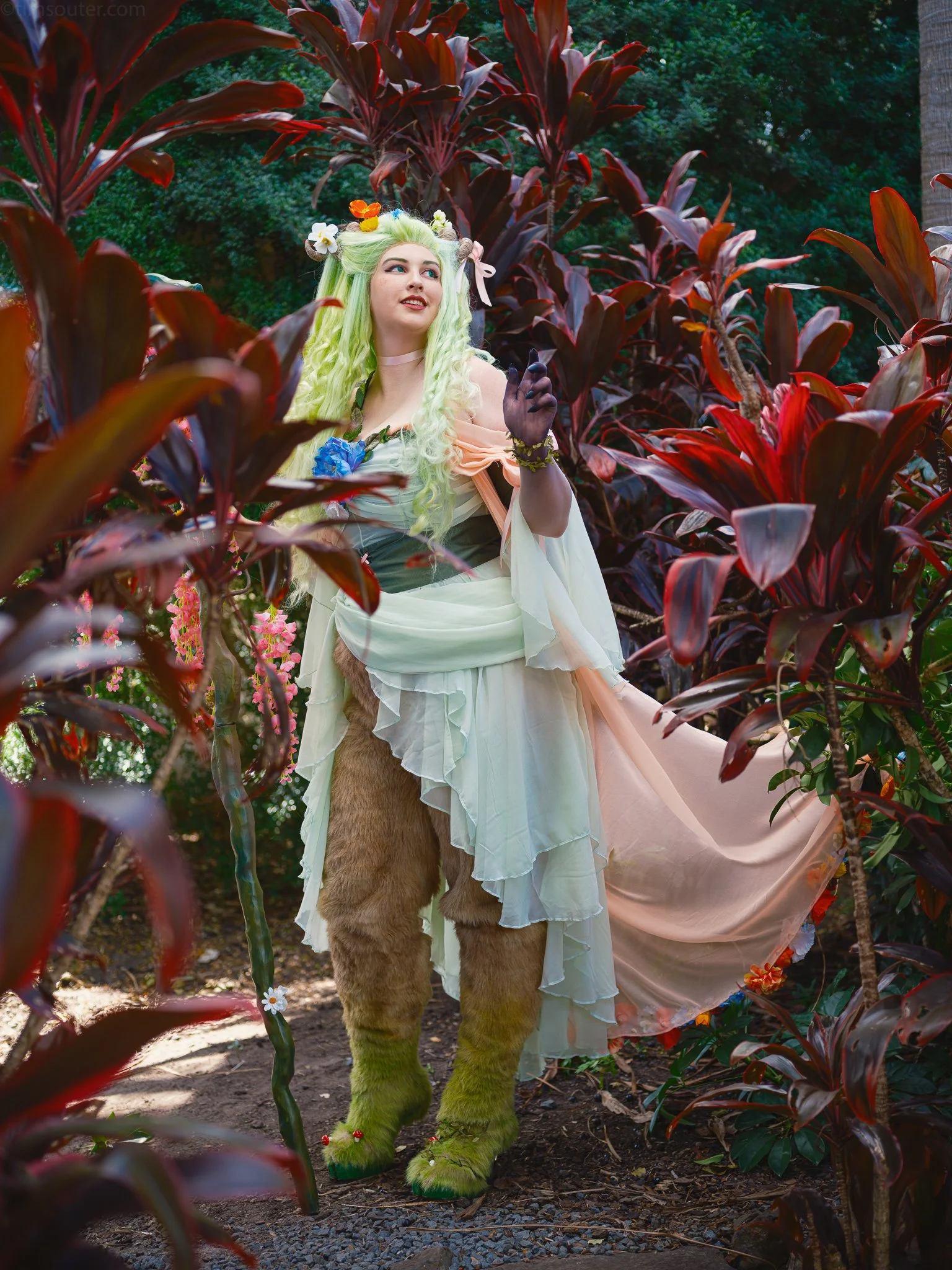 Fearne - Critical Role
(2022)

Constructed with EVA foam, resin, fabric. All clothing drafted by hand, corset fully steel boned. Wig and legs hand-dyed.

Photo: Tim Souter