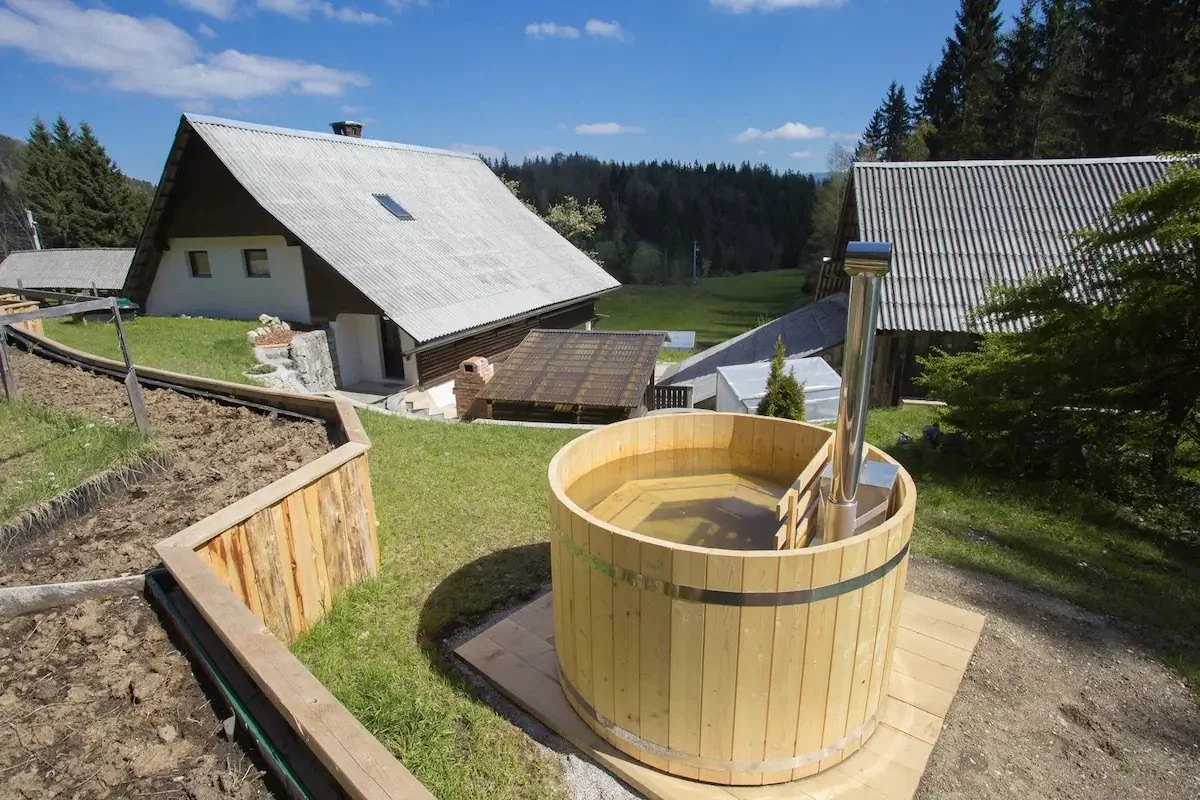 Farmhouse Jackuzzi.jpeg