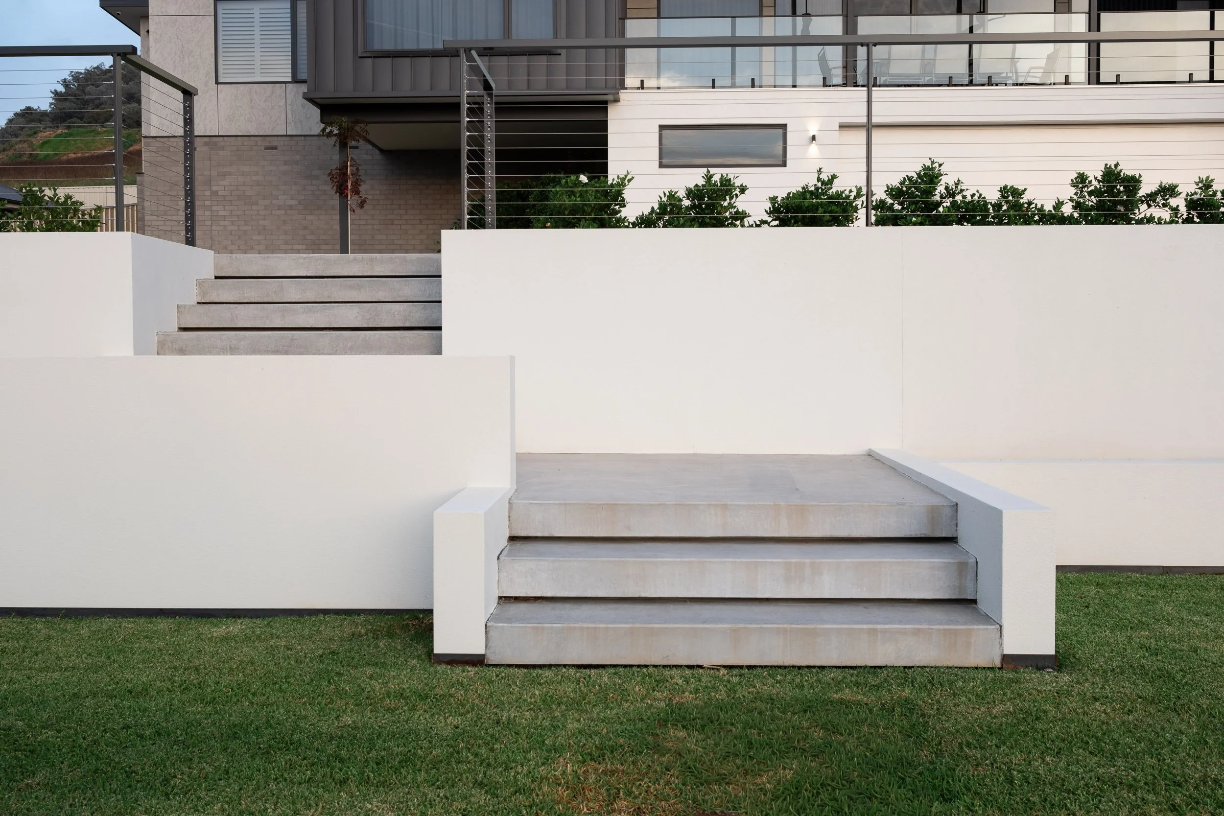 oneilloutdoor.retaining.wall.jpg