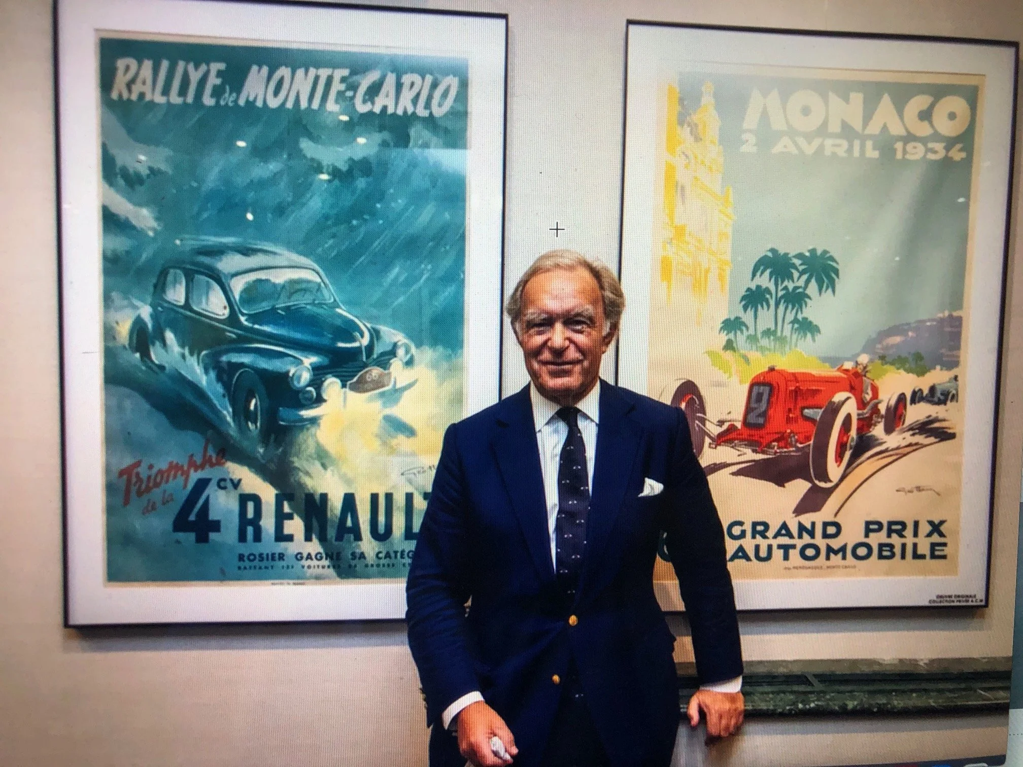 Bauen in Frankreich? Rechtsanwalt Henning Schwarzkopf berät zu Genehmigungen, Vorschriften &amp; schützt vor teuren Bau- und Rechtsfehlern.