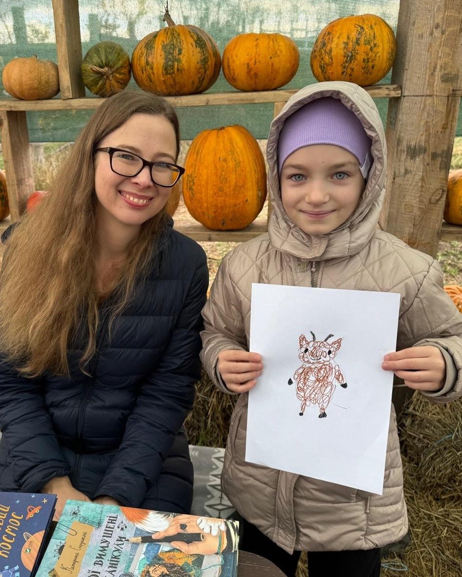 &rdquo;Books for Ukraine&rdquo; &auml;r ett samarbete mellan oss p&aring; OperationChange, @pen_ukraine  Ukraine, det finska f&ouml;rlaget WSOY och det estniska f&ouml;rlaget Kirjastus Draakon &amp; Kuu. V&aring;ra volont&auml;rer &auml;r p&aring; pl