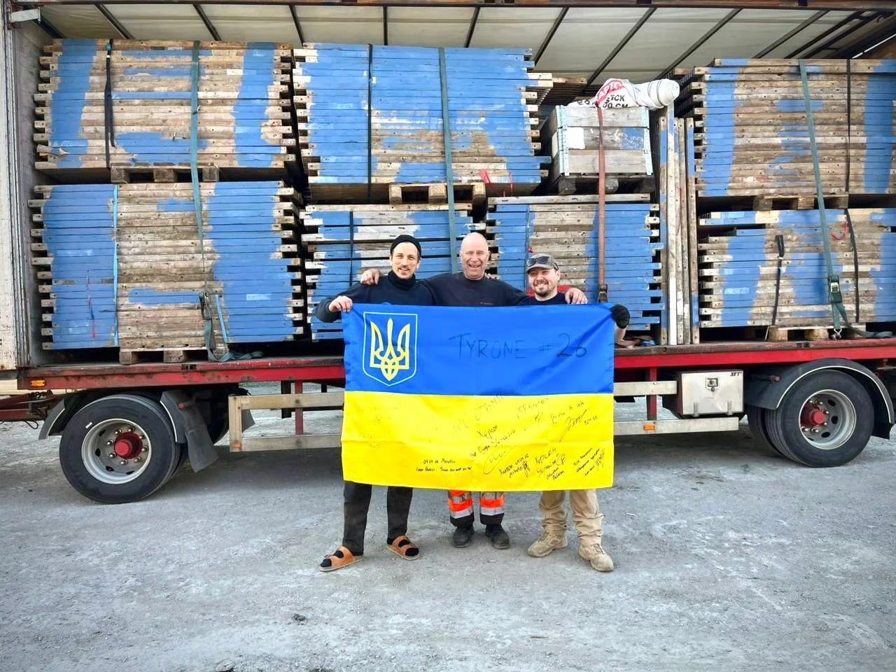 Visste ni att OperationChange bara under april medverkat till 11 lastbilstransporter till Ukraina med totalt 104 ton efterfr&aring;gat st&ouml;d?

Under april levererade vi bland annat:
&bull; 11 ton sjukv&aring;rds- och rehabiliteringsmaterial
&bull