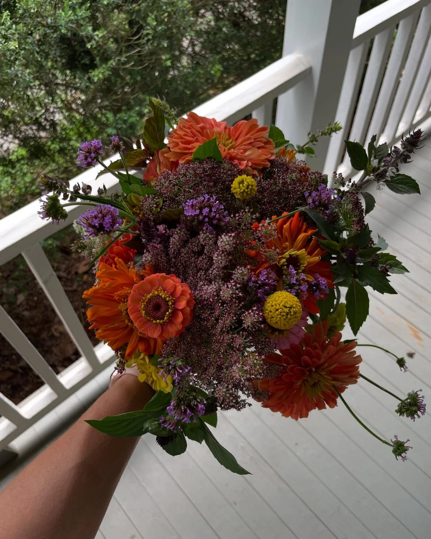 We&rsquo;ve got cheery bunches for sale at @bellecville including some very happy sunflowers (scroll through for a sneak peak). Start your weekend right with good food and local flowers 💐