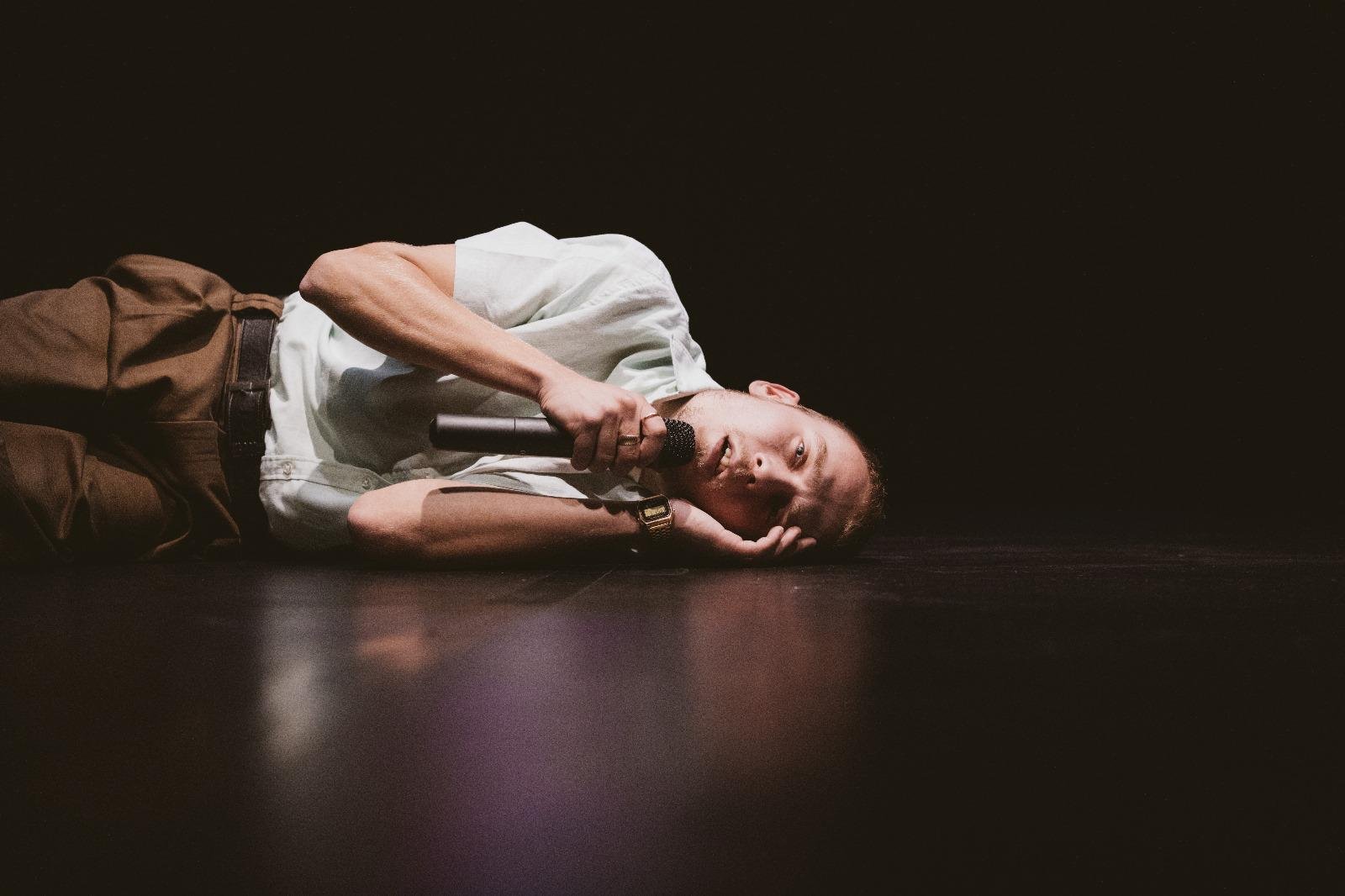 Nici în suferință nu putem fi originali; și de asta putem să plângem împreună - “Ochii mamei” la Replika