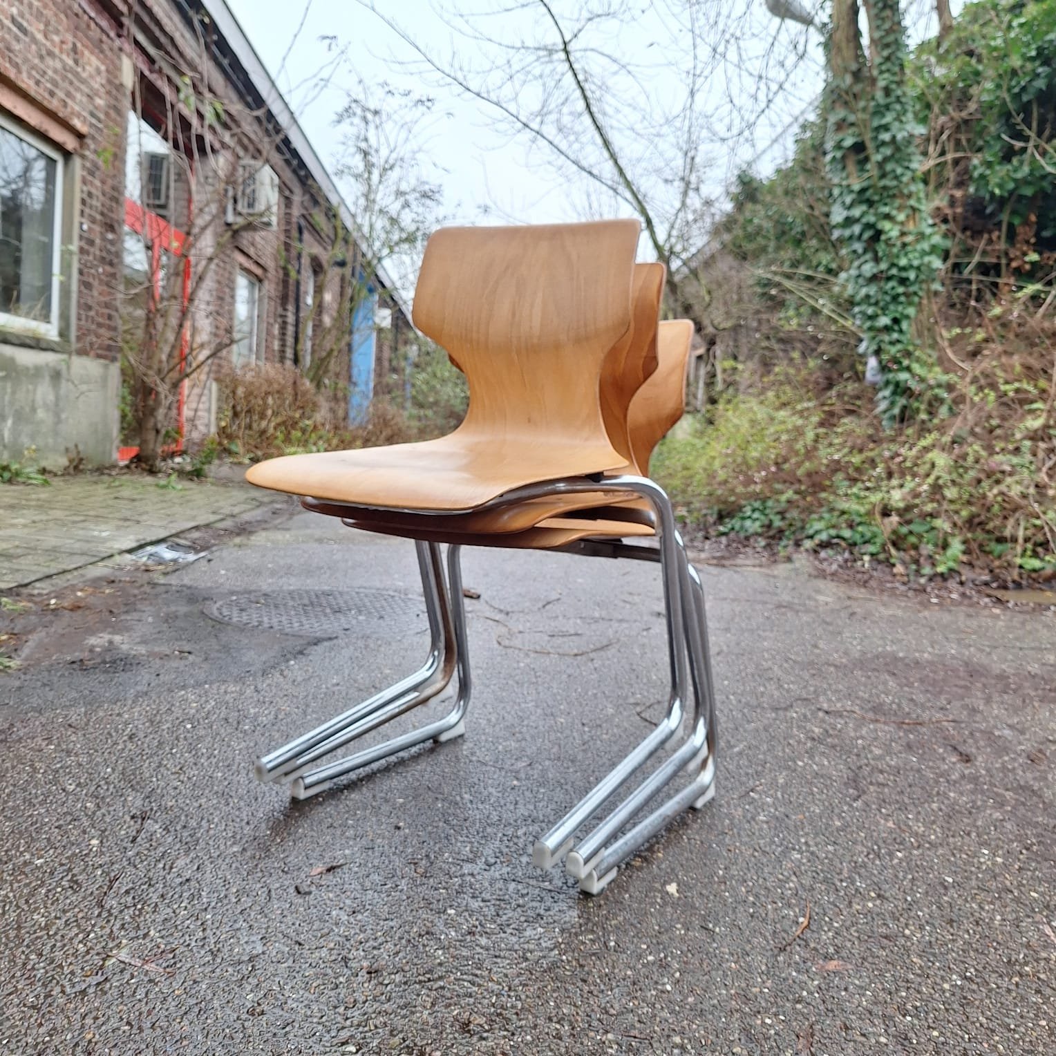 Stackable chair by Flötotto