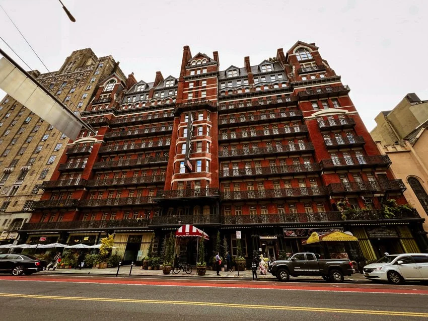 Hotel Chelsea (Book 6 of World’s Scariest Places)