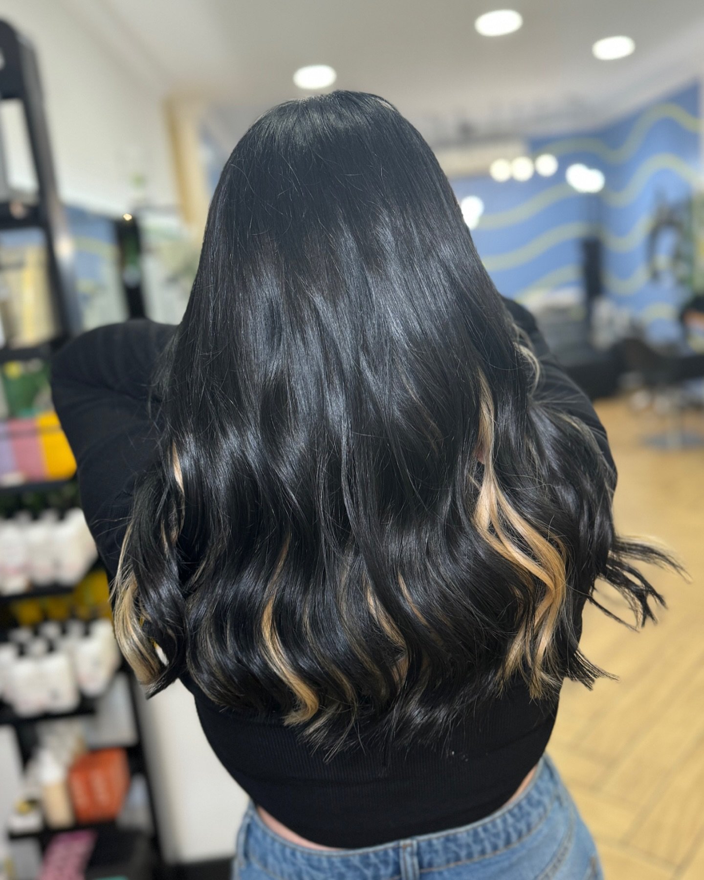 1/2 head bleach with 1/2 head colour, toner, cut and blowdry by Charlotte 

&gt;&gt;&gt; swipe twice for  the before &gt;&gt;&gt;
#loreal #ghd #nxthair #olaplex #capitalgillingham #schwartzkopft #revlon #bestofbalayage #hairgoals #hairinspo #hairstyl