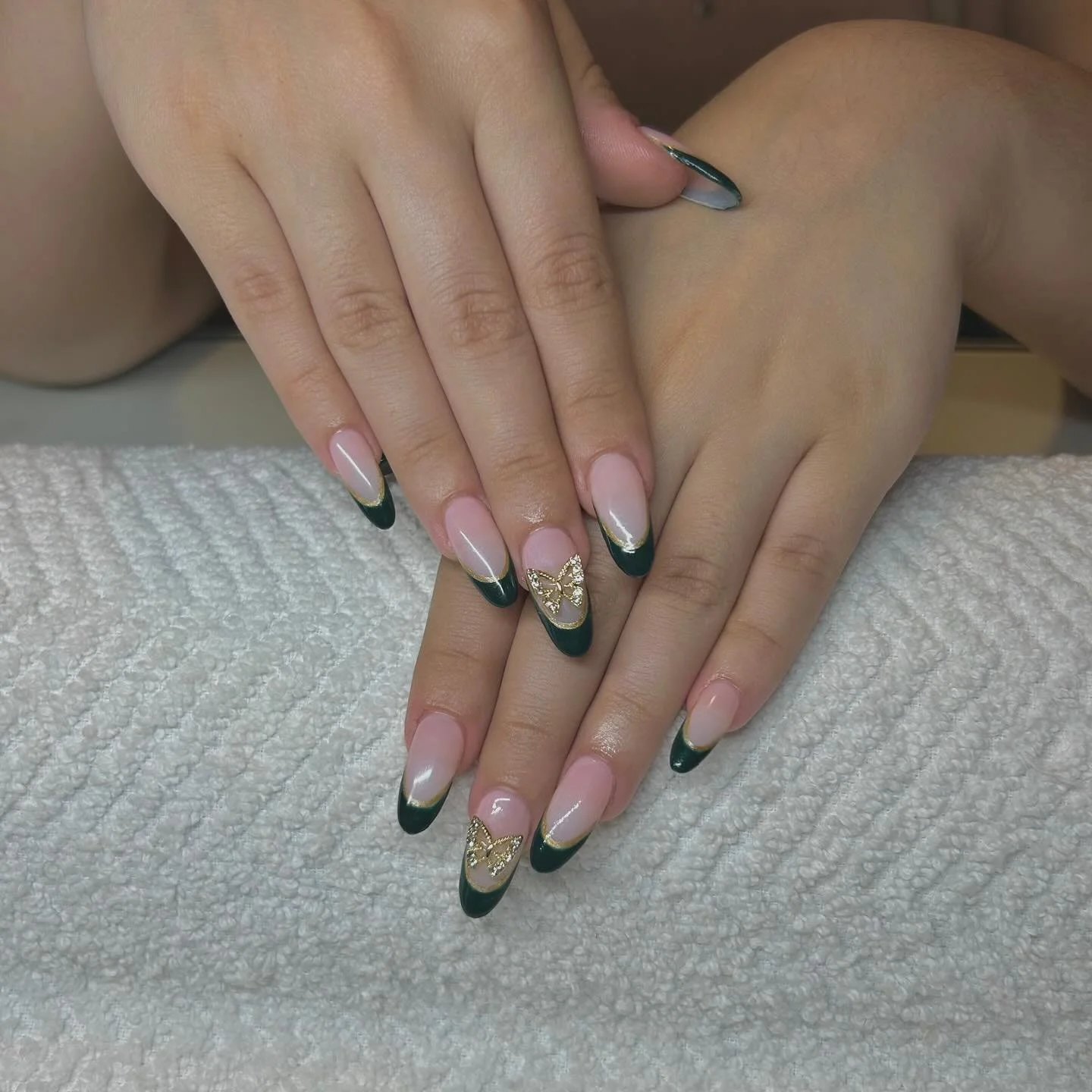 Prom nails, but make them cute cute ✨🦋
#GelX #PromNails