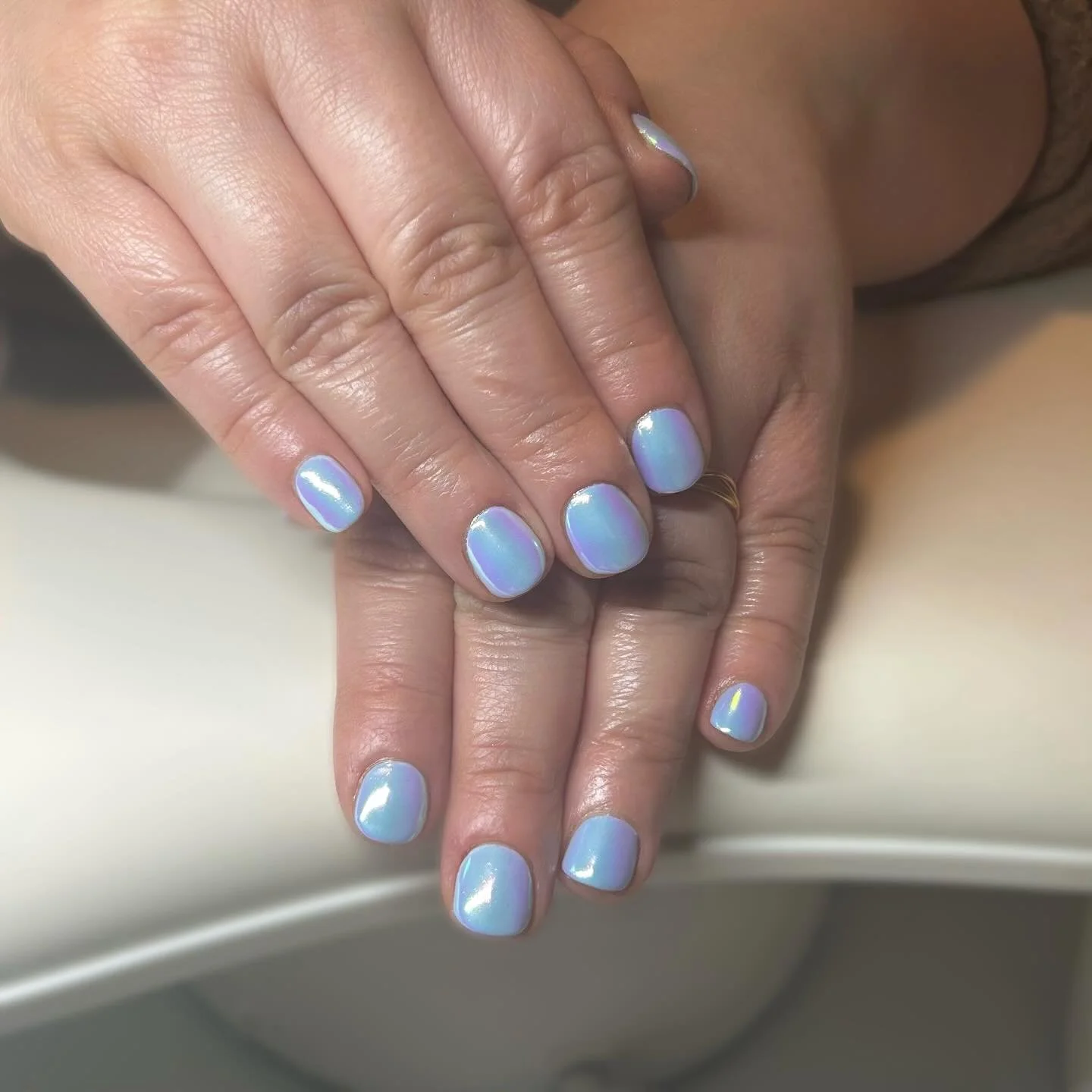 Creekside by CND Shellac with Chrome is *chefs kiss*
#Shellac #MTL