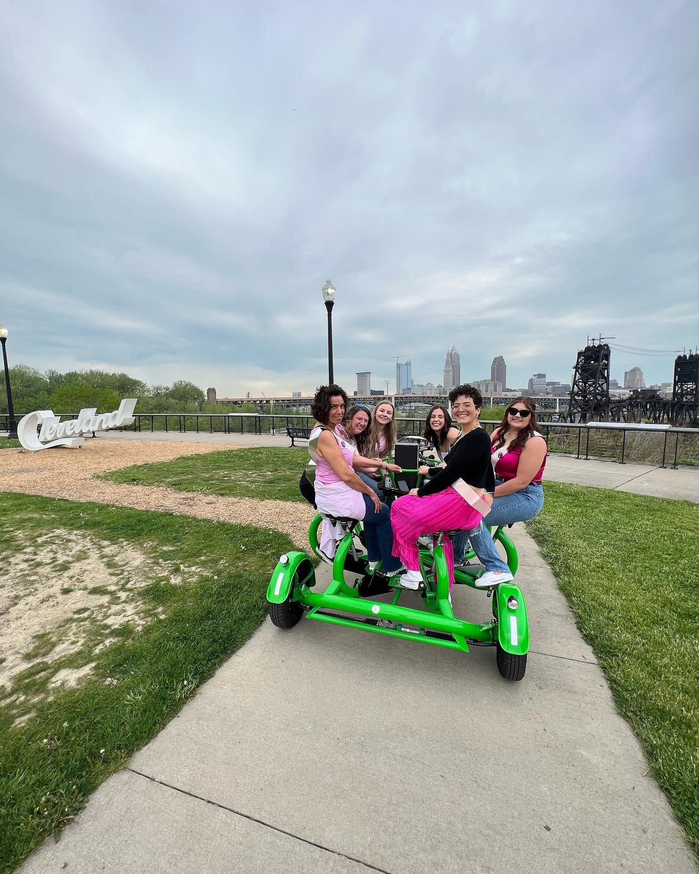 Shout out our Bride to be! This Bachelorette party took out our 6-seater wagon and made stops at the Cleveland Sign, some local pubs, and even bowling at @pinsmechco 
.
Congratulations!
.
#RideAwayBride