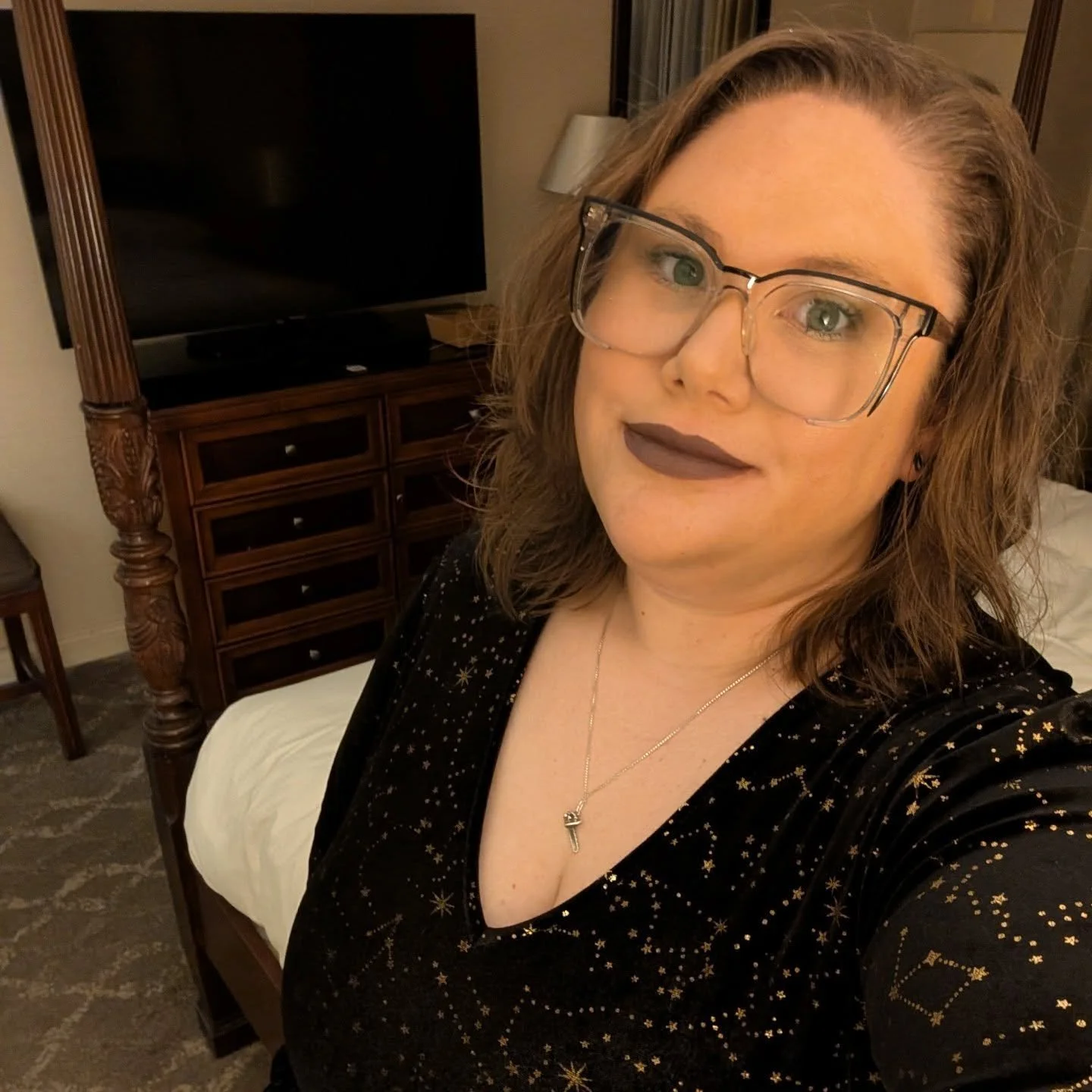 Excuse this hotel room's truly horrible lighting while I spend the entirety of this company's corporate holiday party talking about D&amp;D and why they should pay me extra to do team building adventures for them.