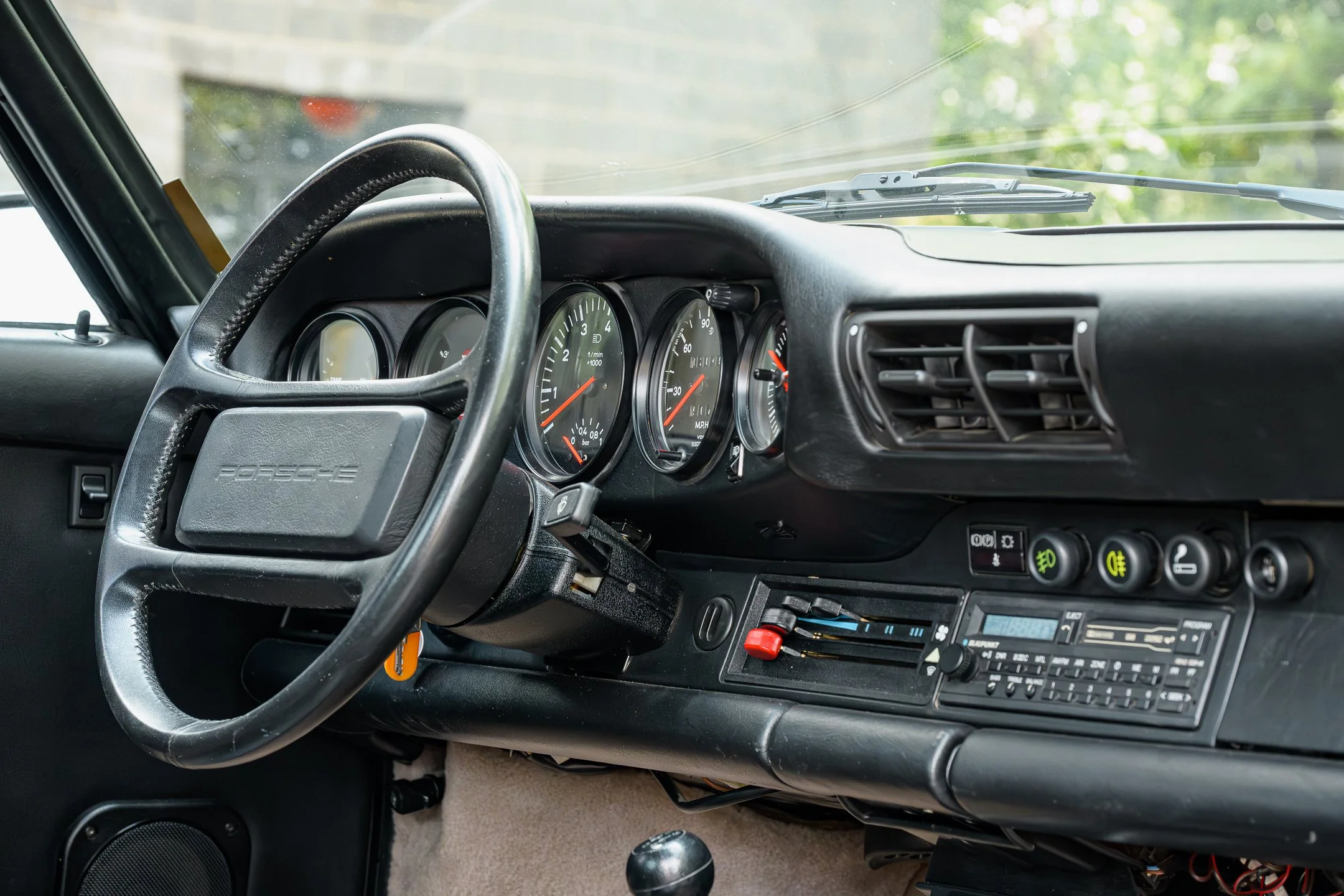 Weiss 930-101.jpg