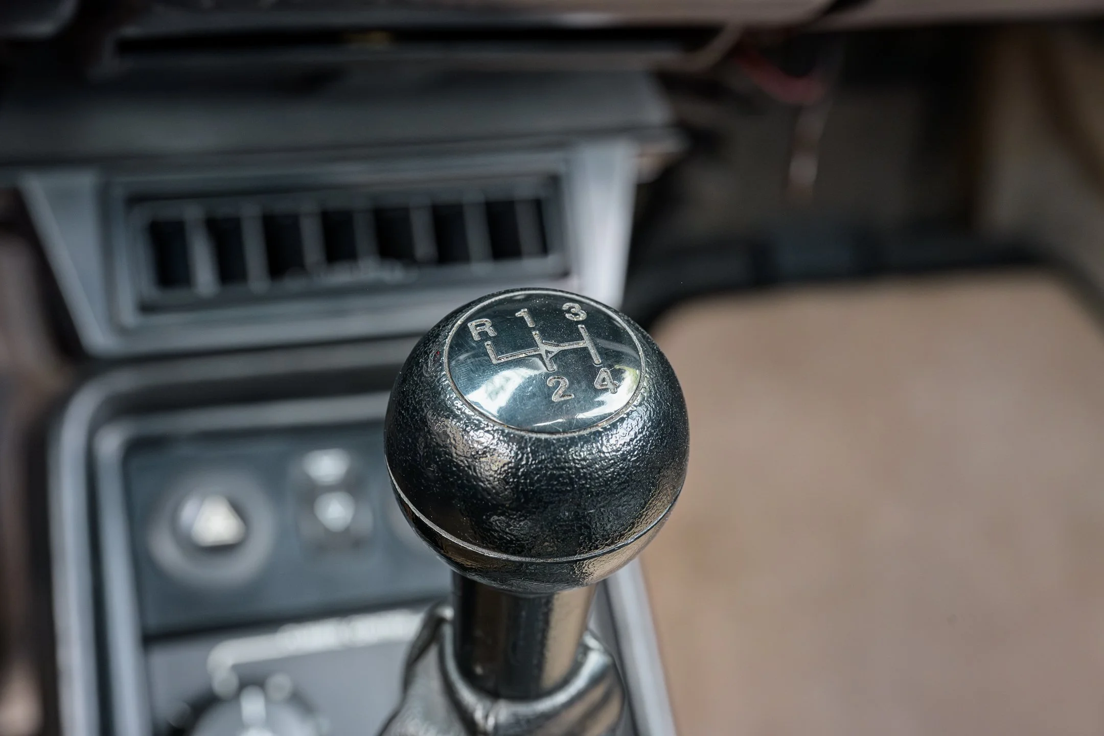 Weiss 930-92.jpg