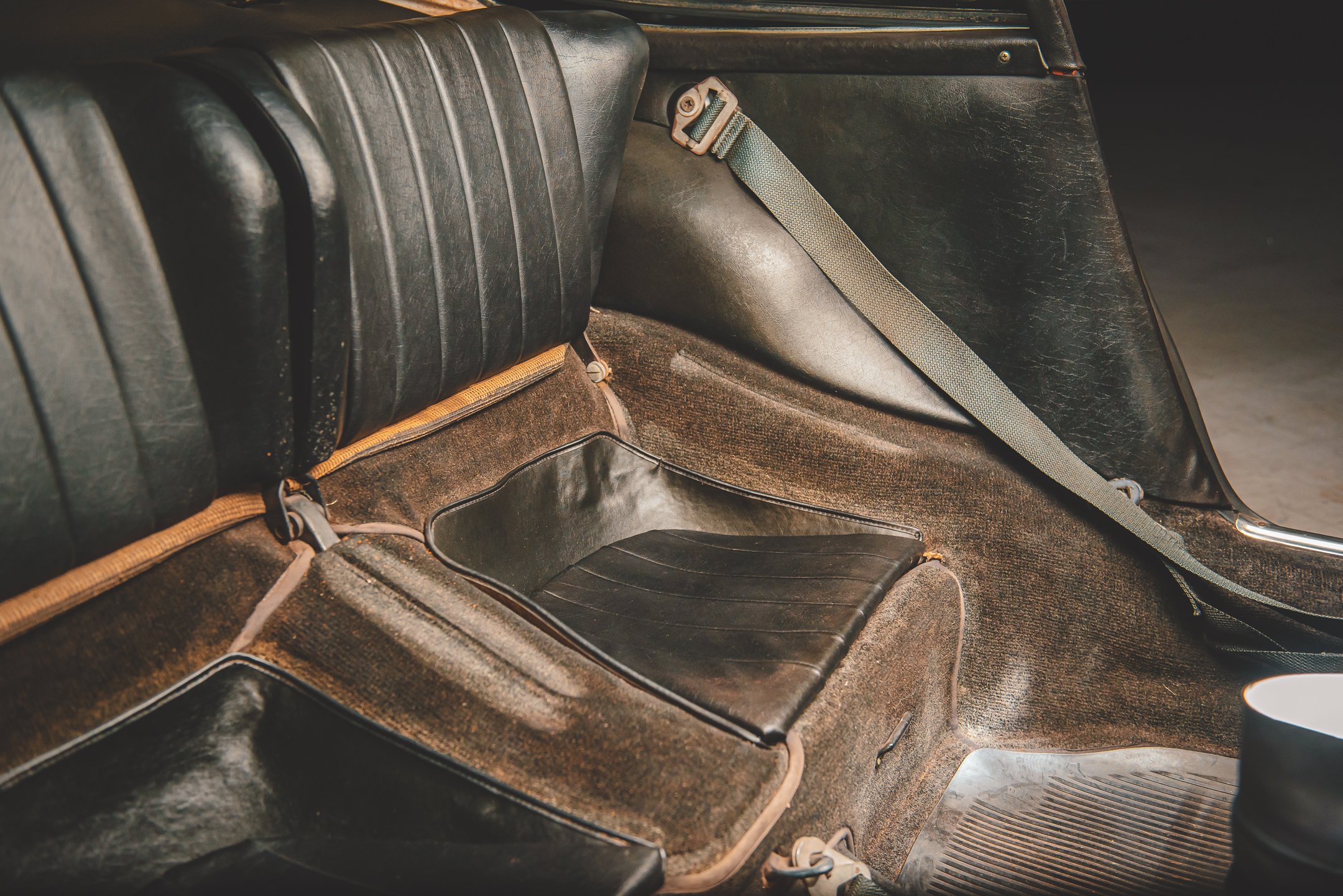 Interior-100.jpg