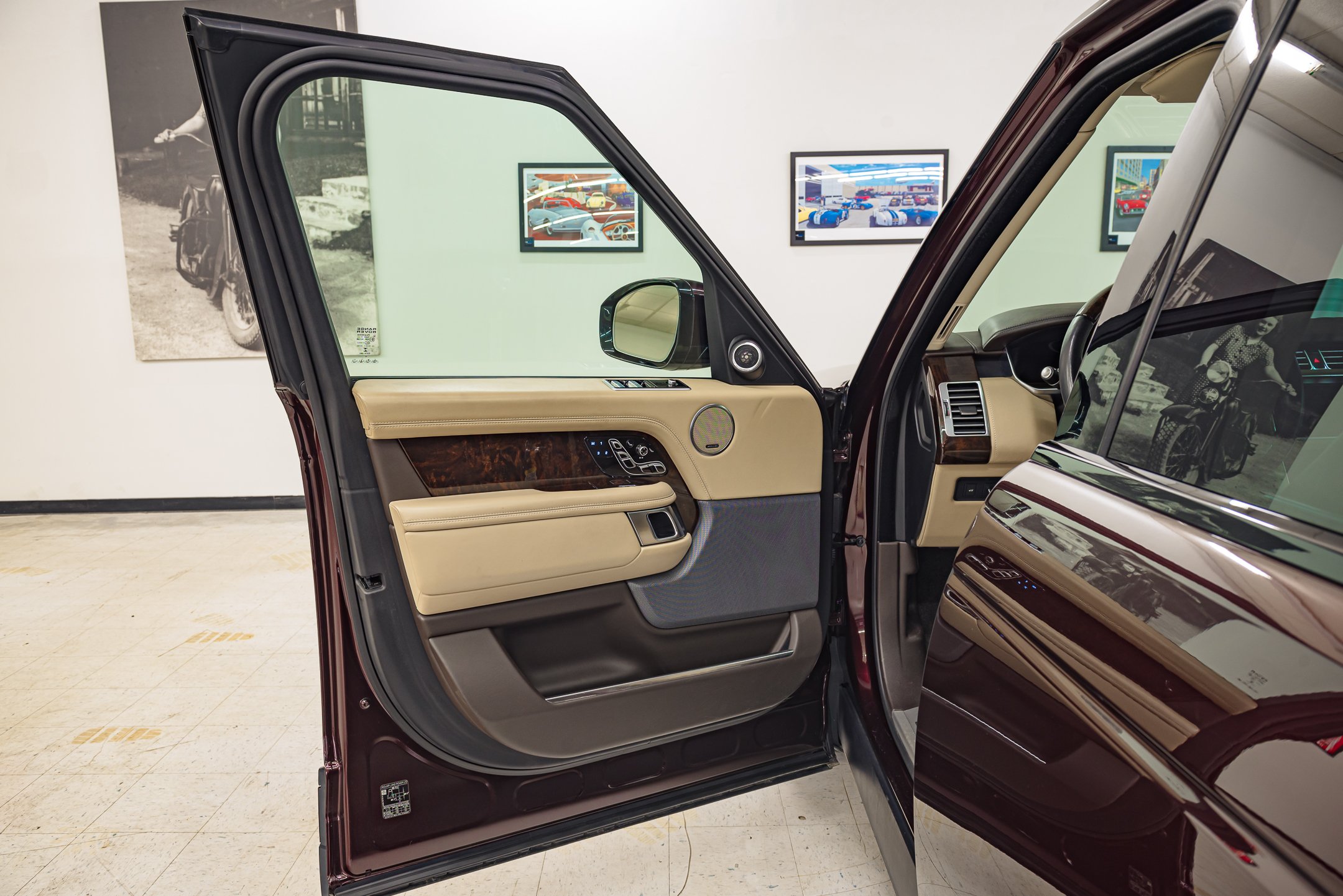 R Rover Interior-1.jpg