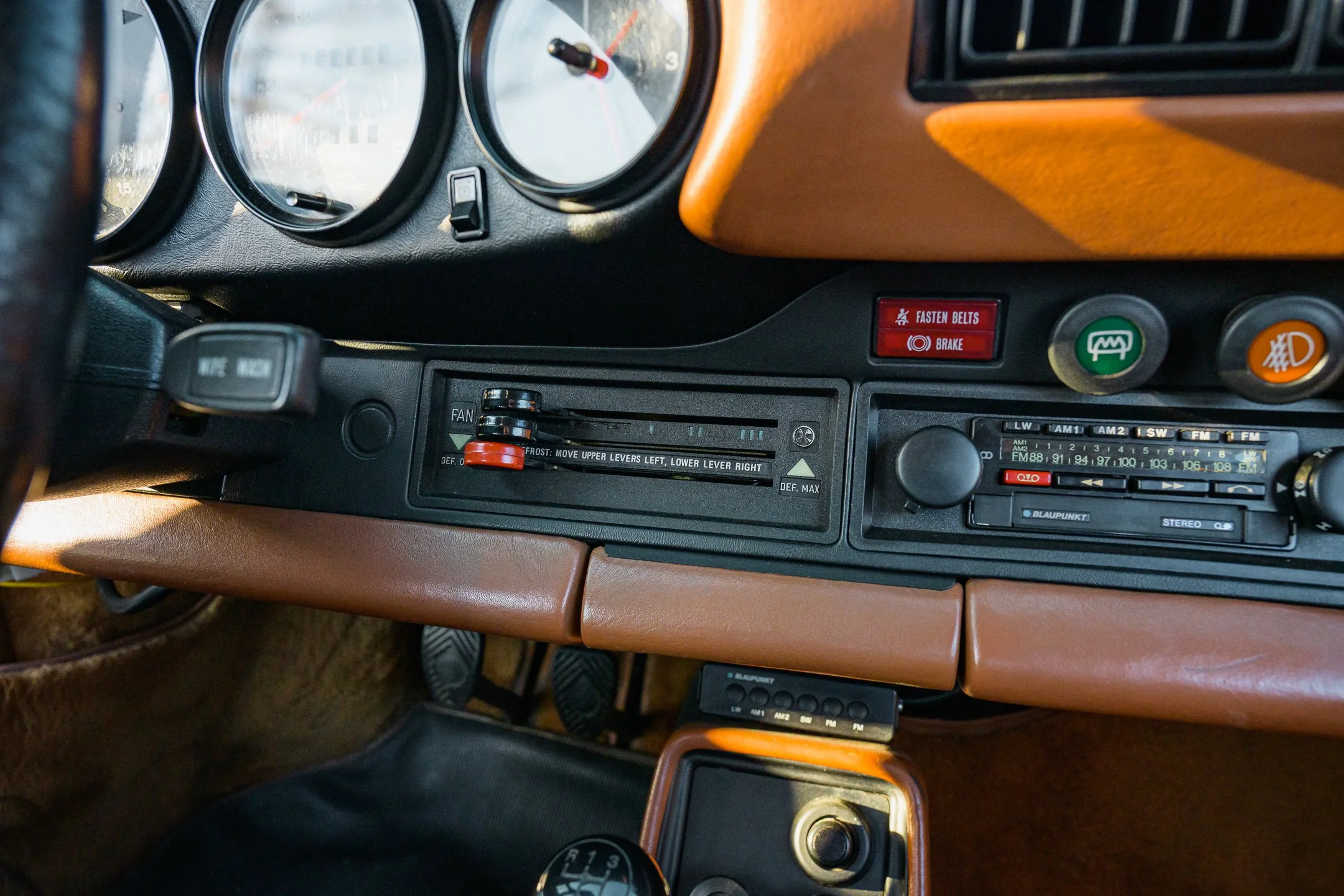 930-201.jpg