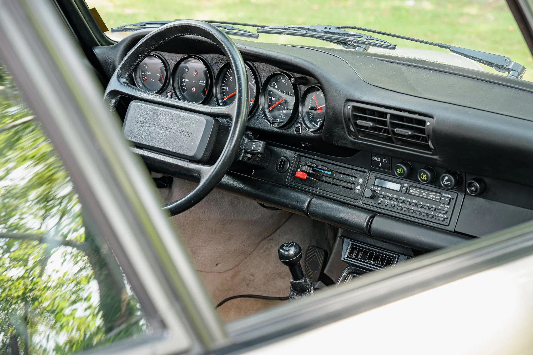 Weiss 930-99.jpg