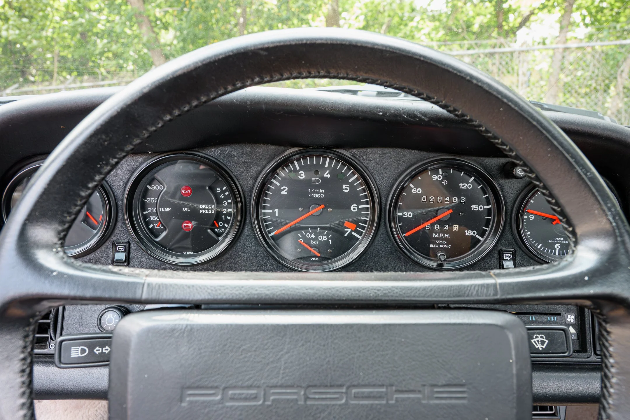 Weiss 930-84.jpg